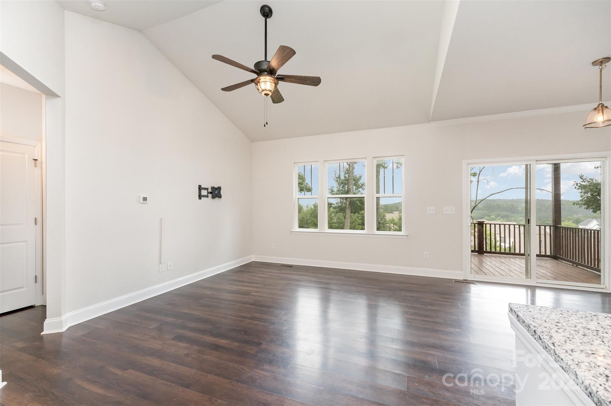 7593 Red Robin Trail