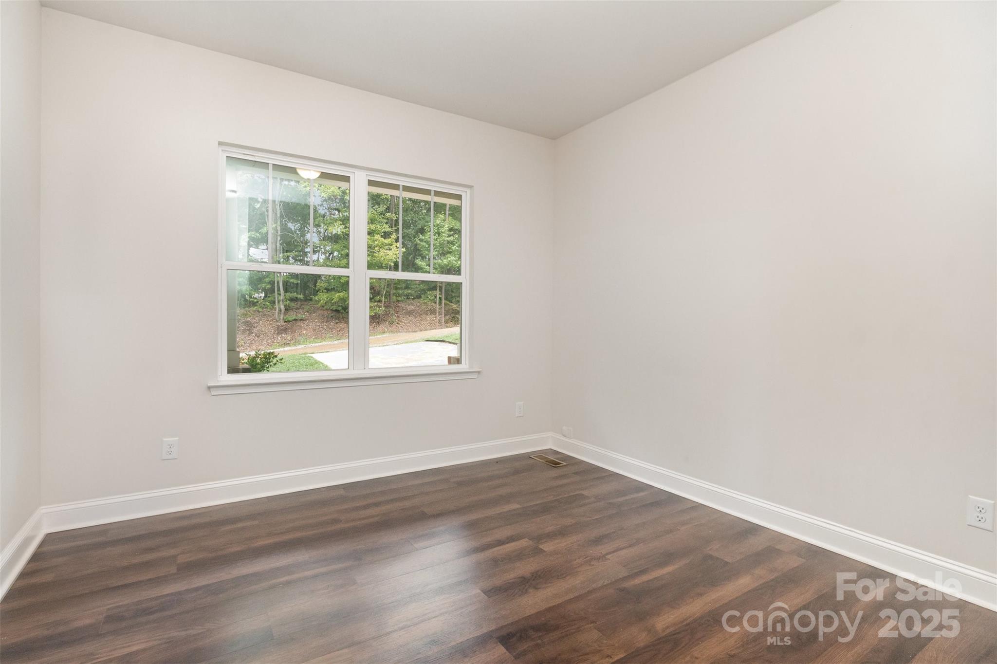 7593 Red Robin Trail