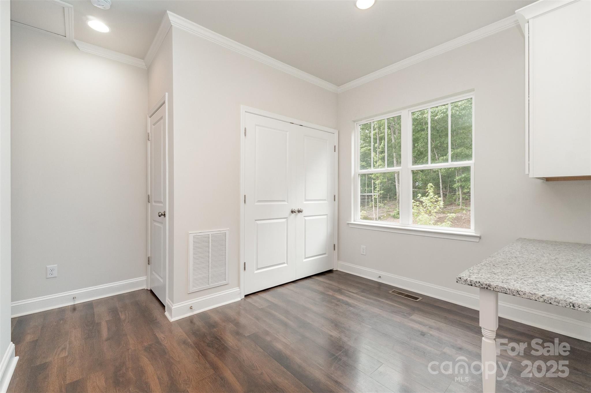 7593 Red Robin Trail