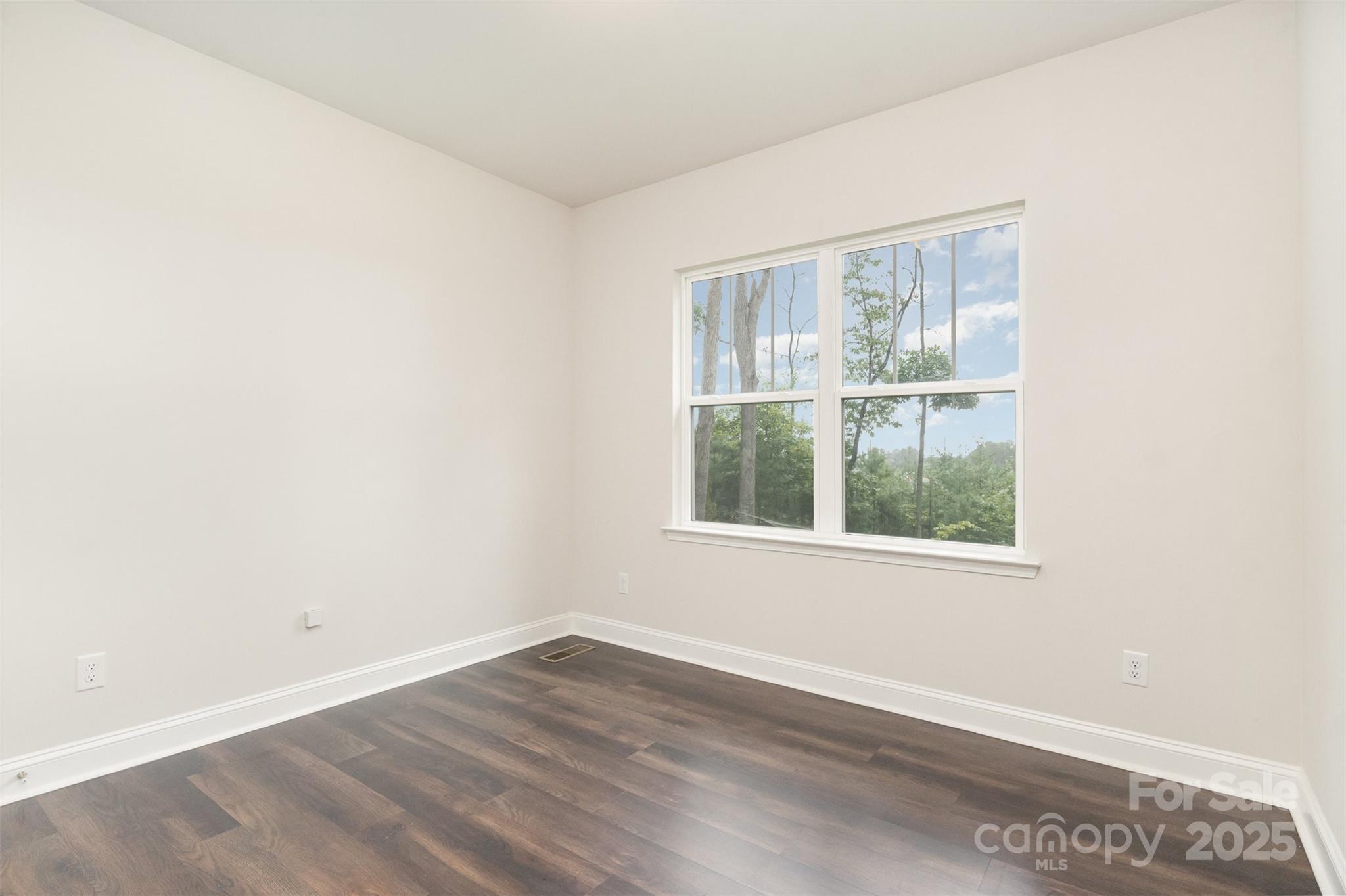 7593 Red Robin Trail