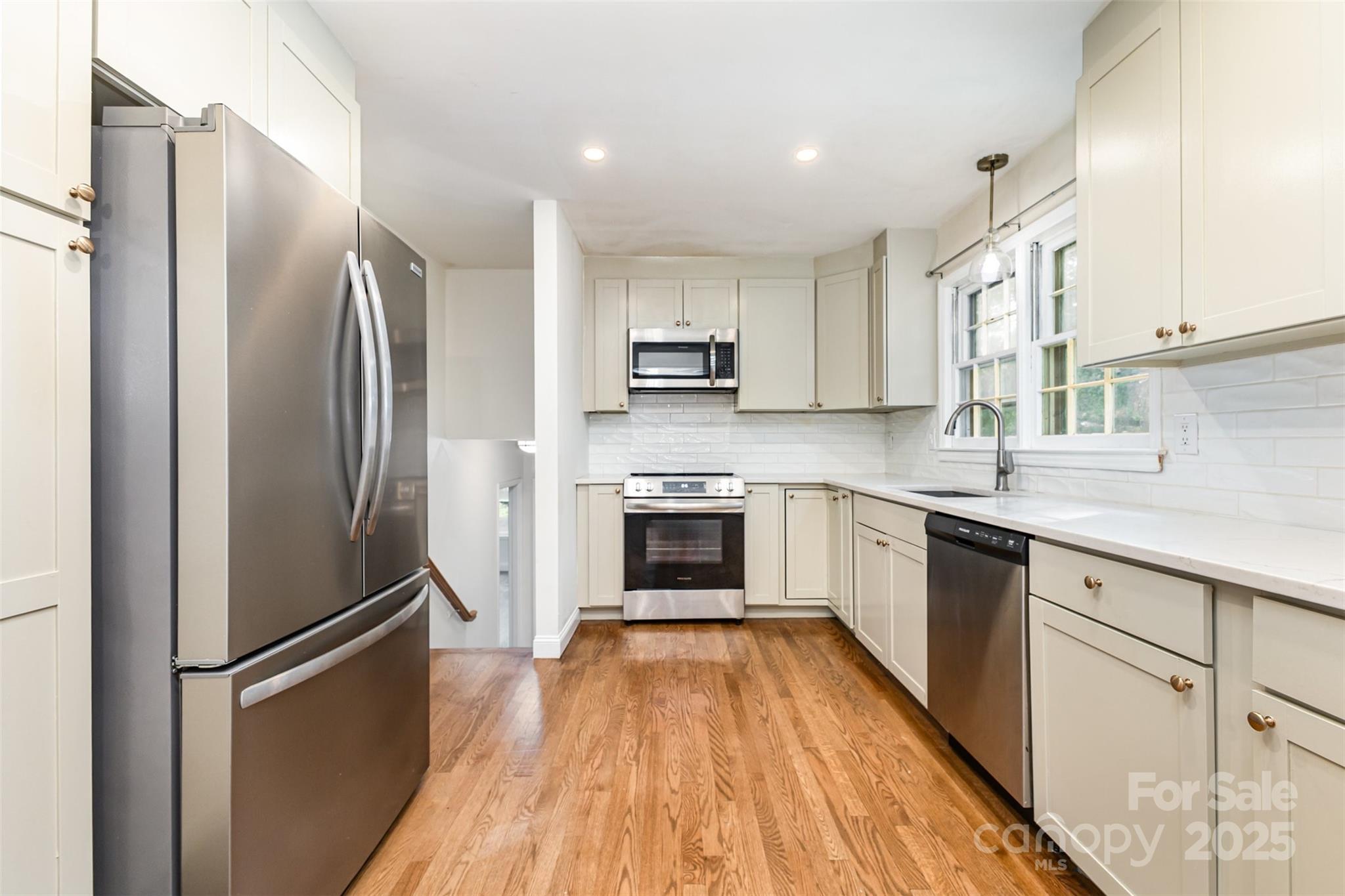 6422 Idlebrook Drive