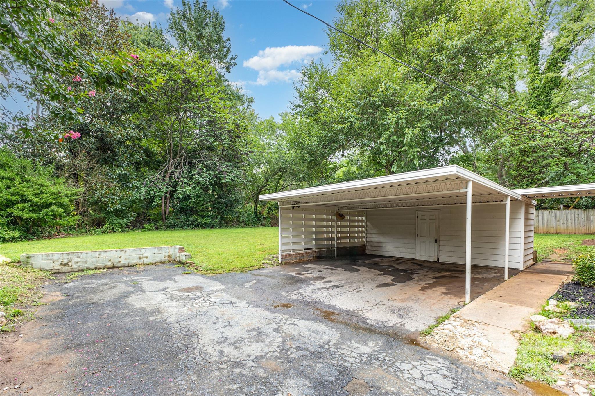 6422 Idlebrook Drive