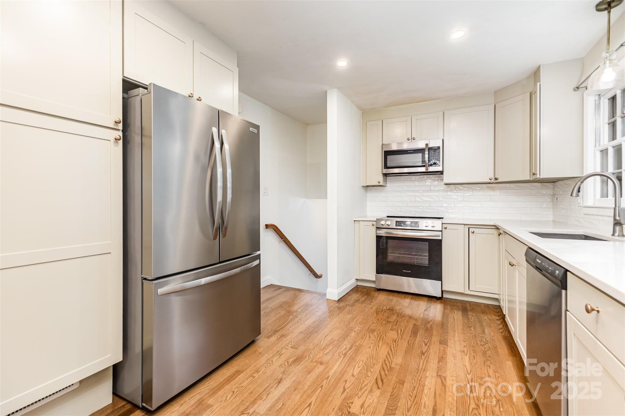 6422 Idlebrook Drive