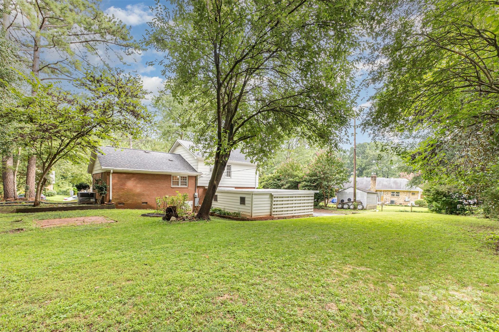 6422 Idlebrook Drive