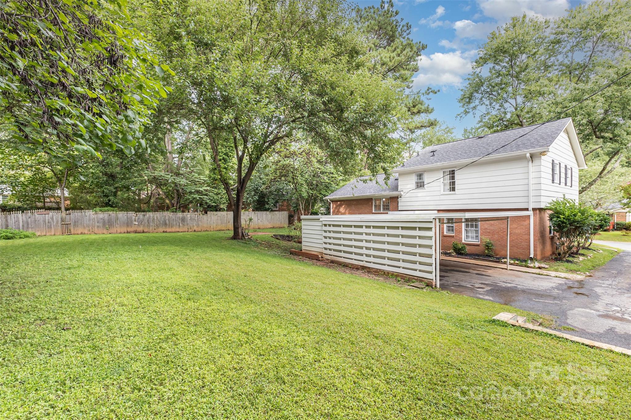 6422 Idlebrook Drive