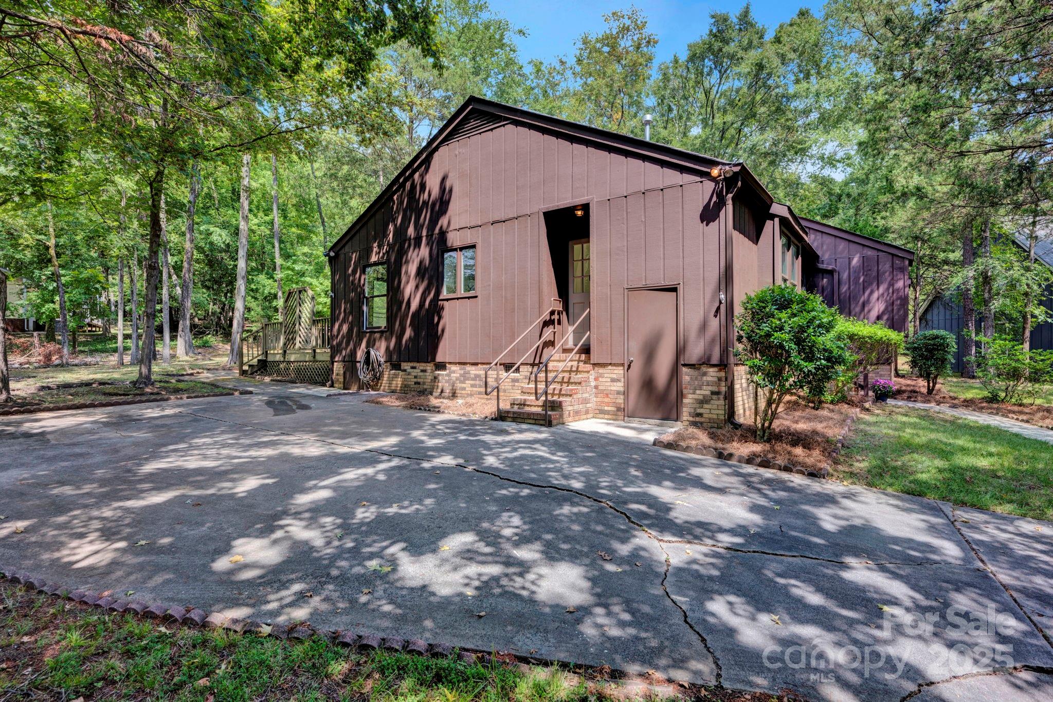 7904 Deep Hollow Court