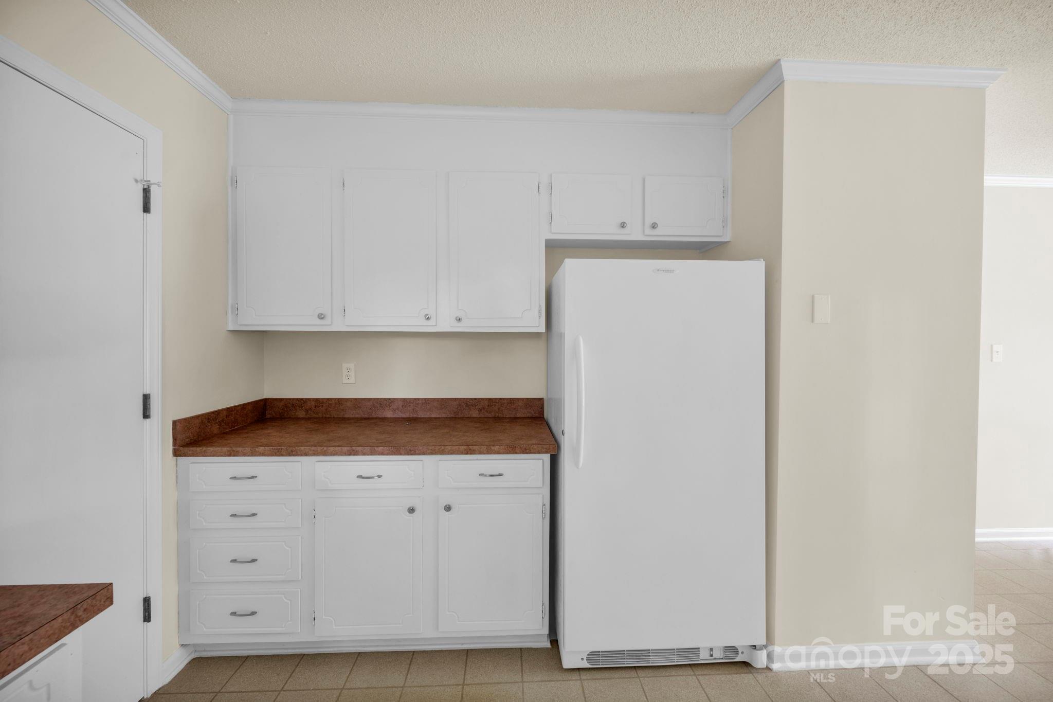 7904 Deep Hollow Court