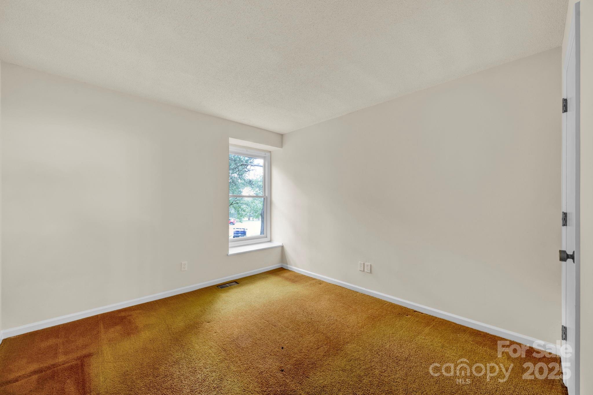 7904 Deep Hollow Court