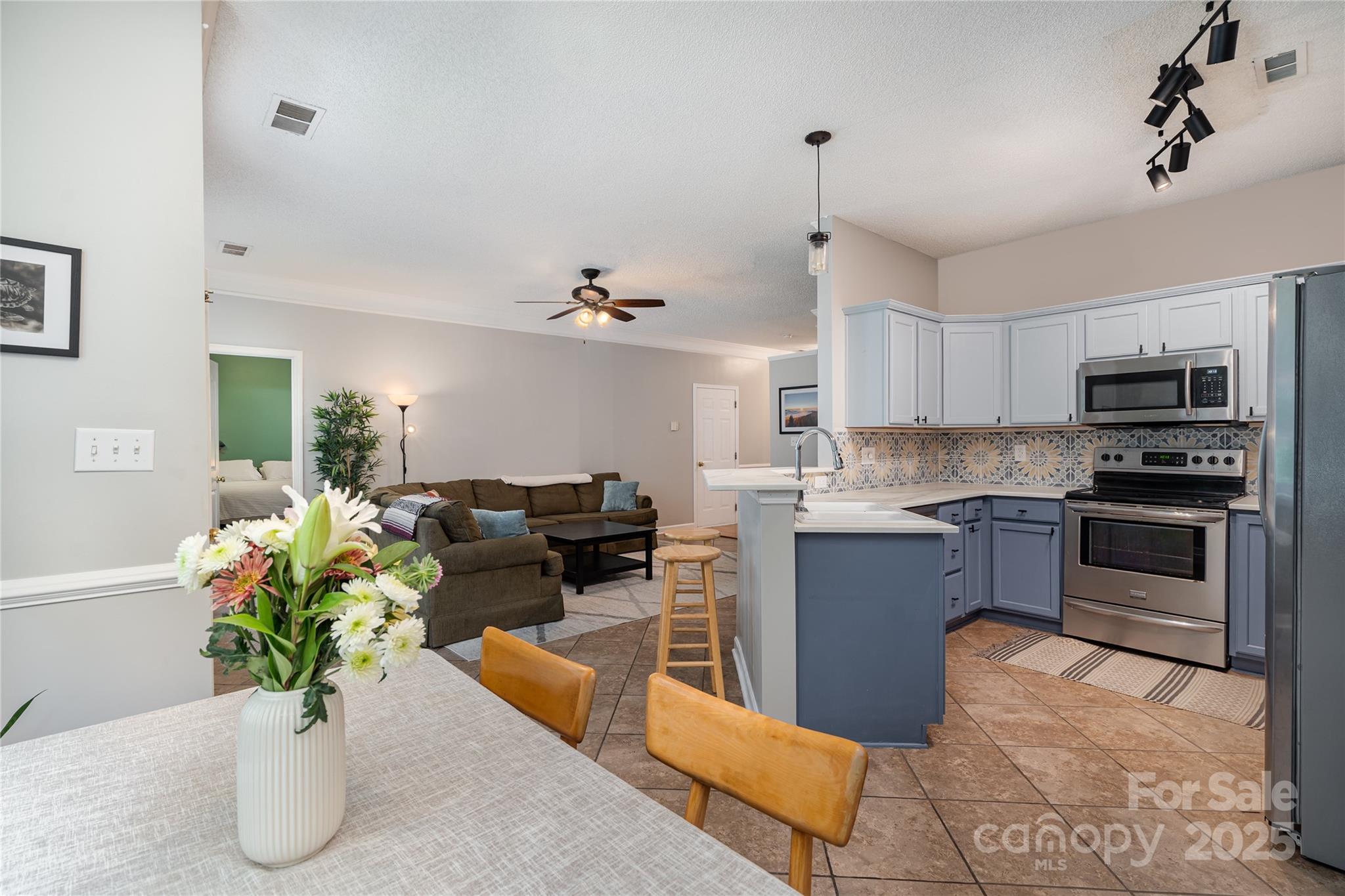 6812 Alydar Court