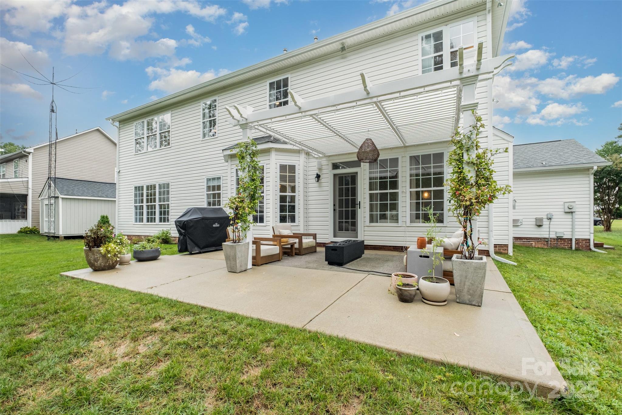 2435 Alaqua Court