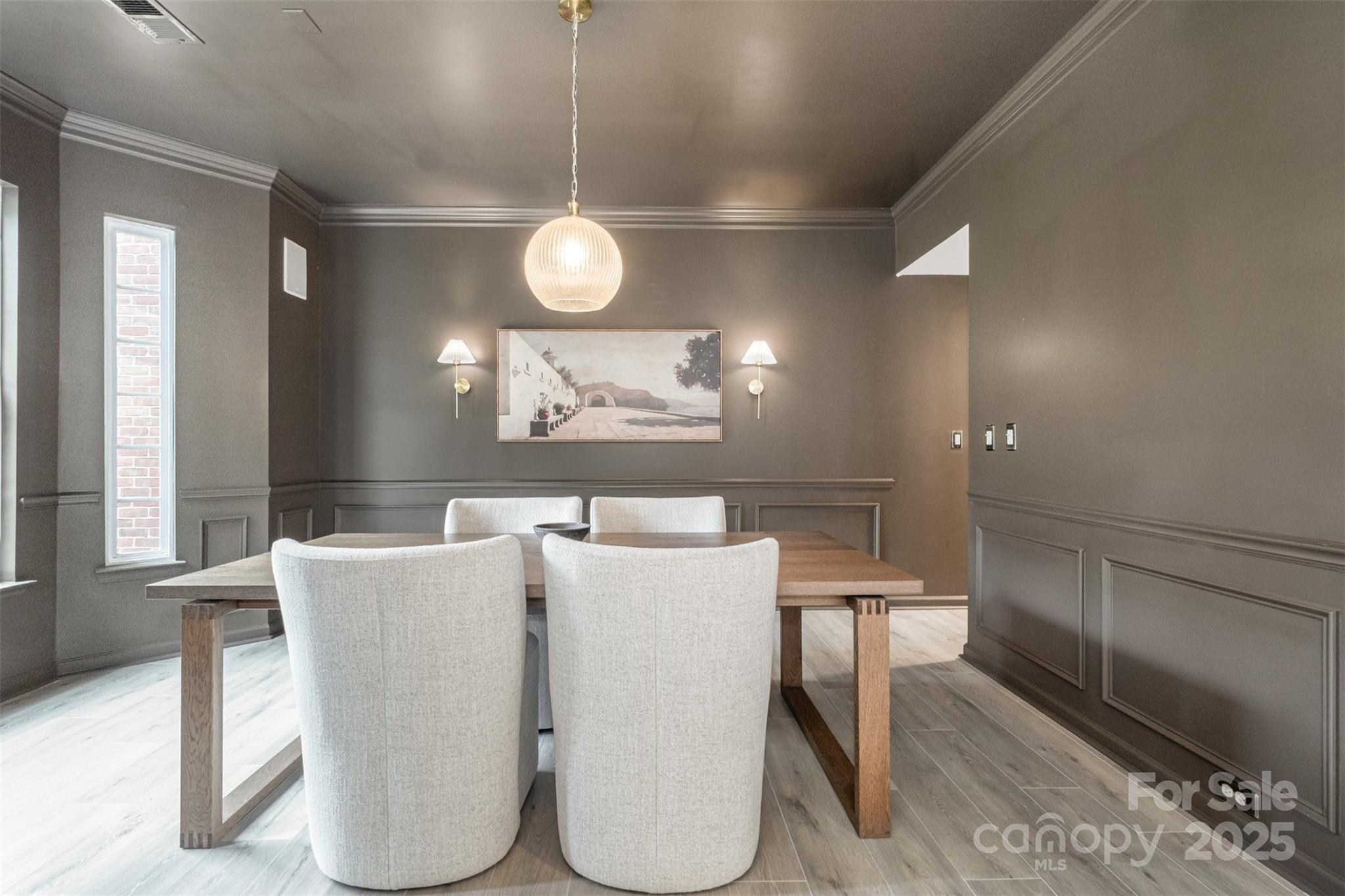 2435 Alaqua Court
