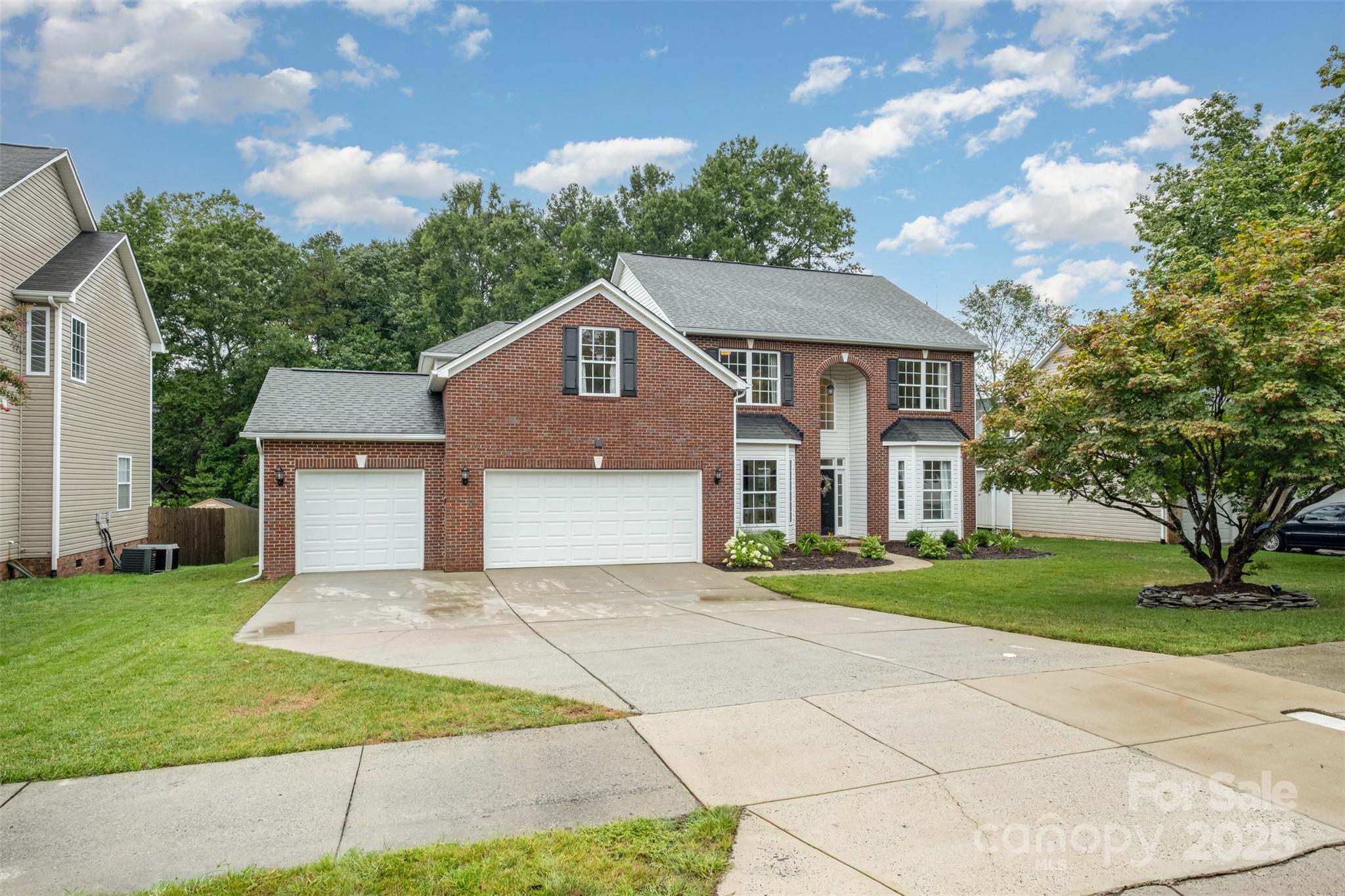 2435 Alaqua Court