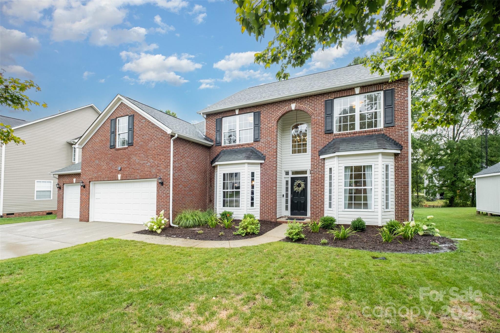 2435 Alaqua Court