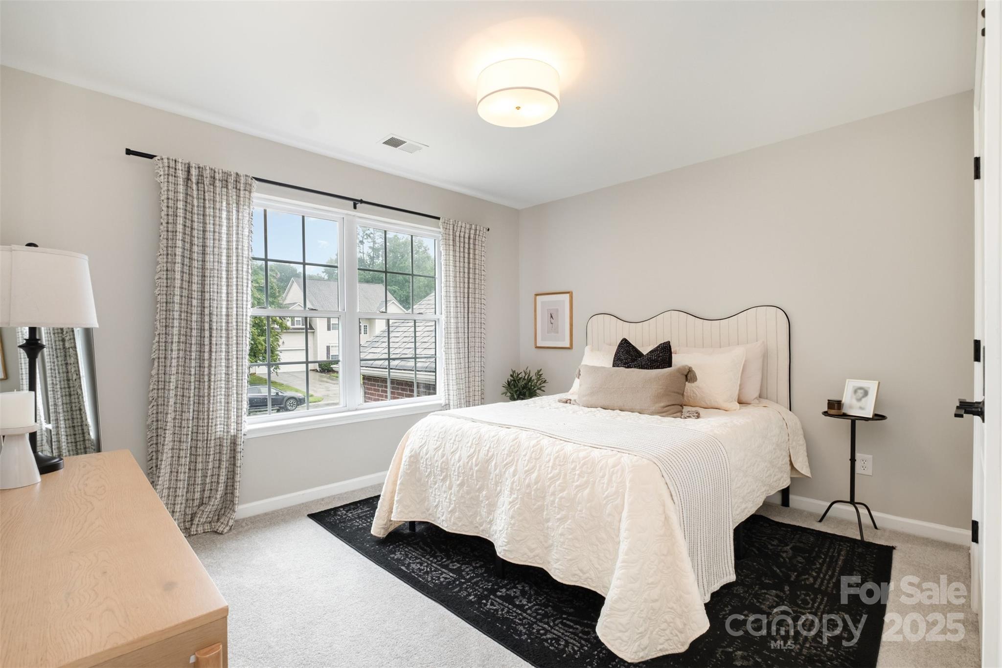 2435 Alaqua Court