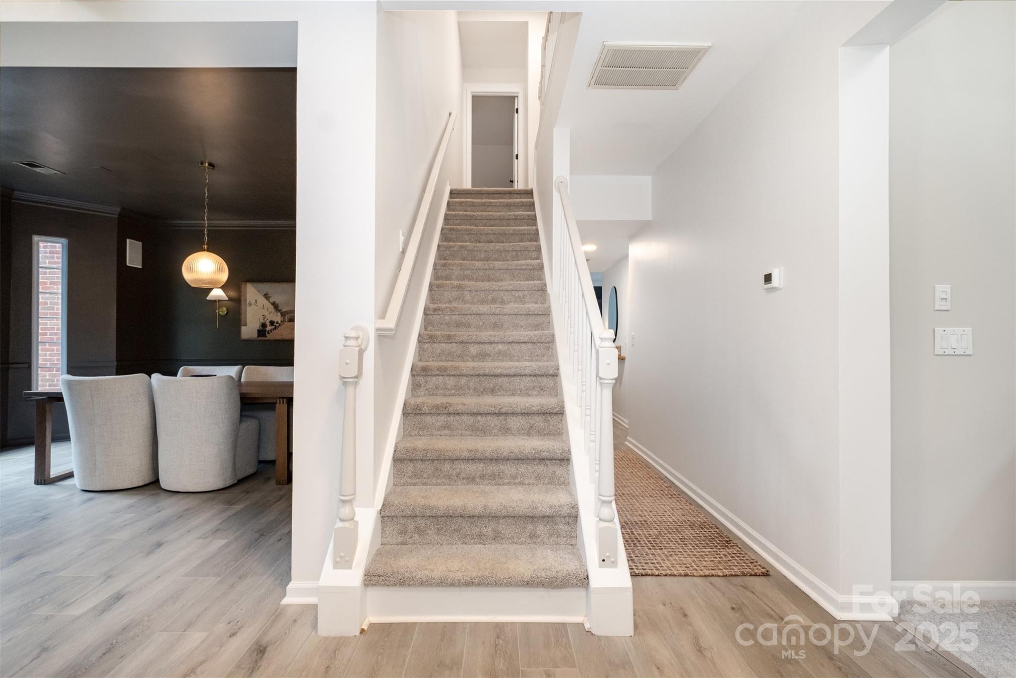 2435 Alaqua Court