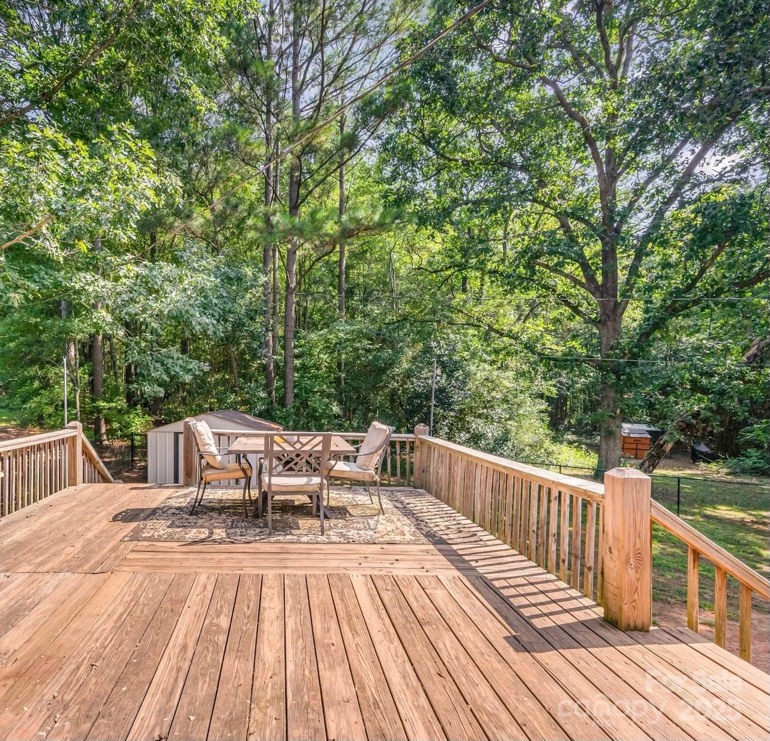 823 Great Falls Highway