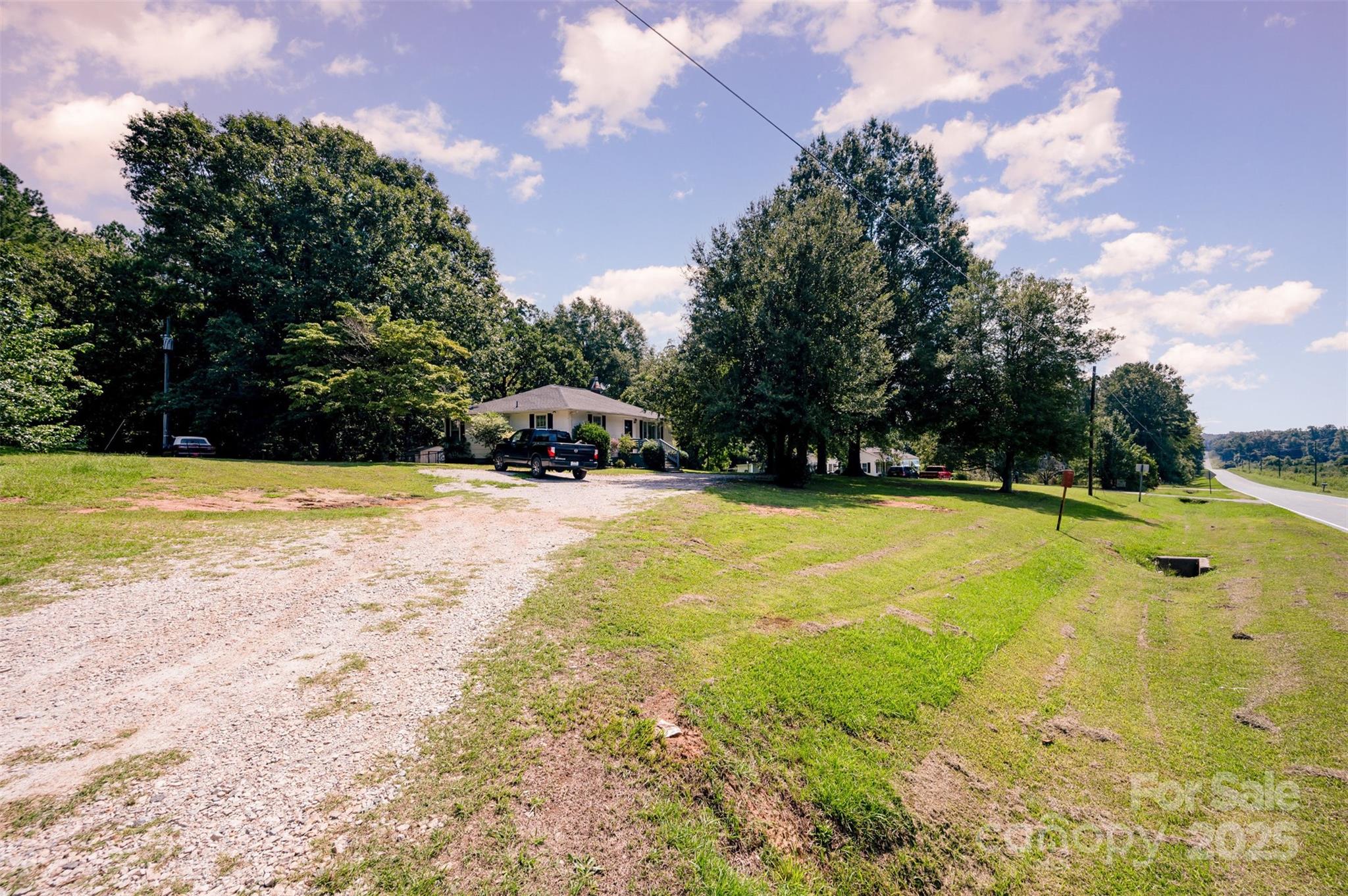 823 Great Falls Highway