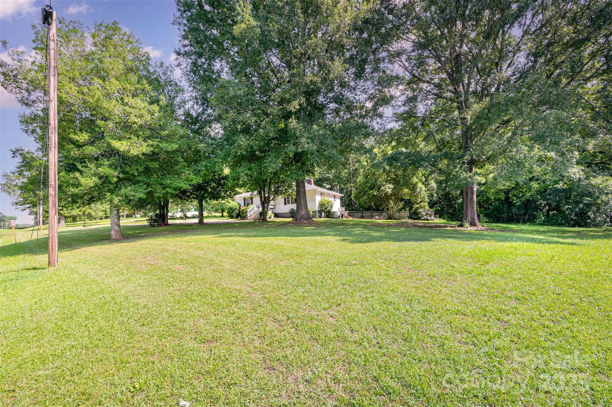 823 Great Falls Highway