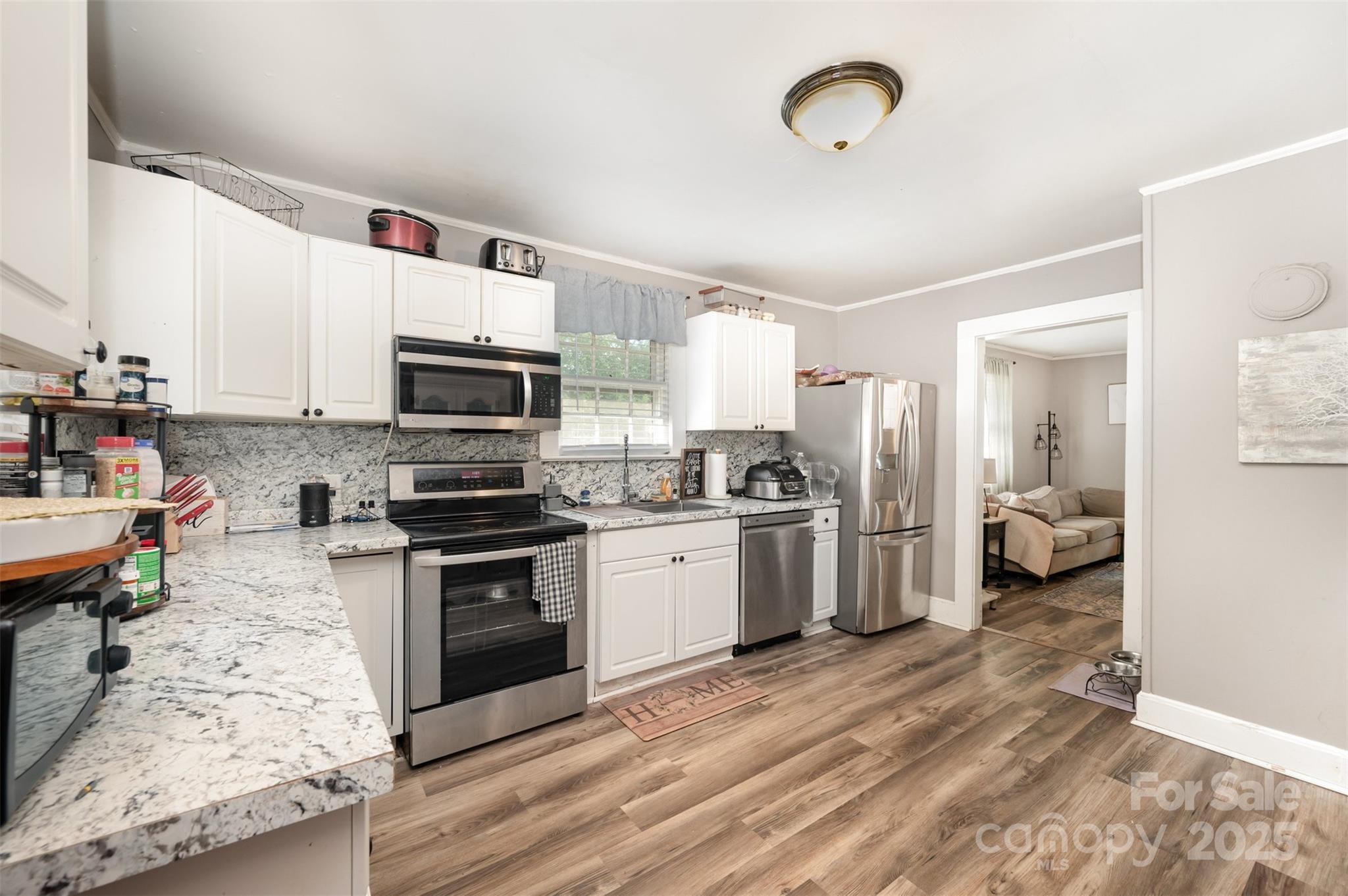 823 Great Falls Highway