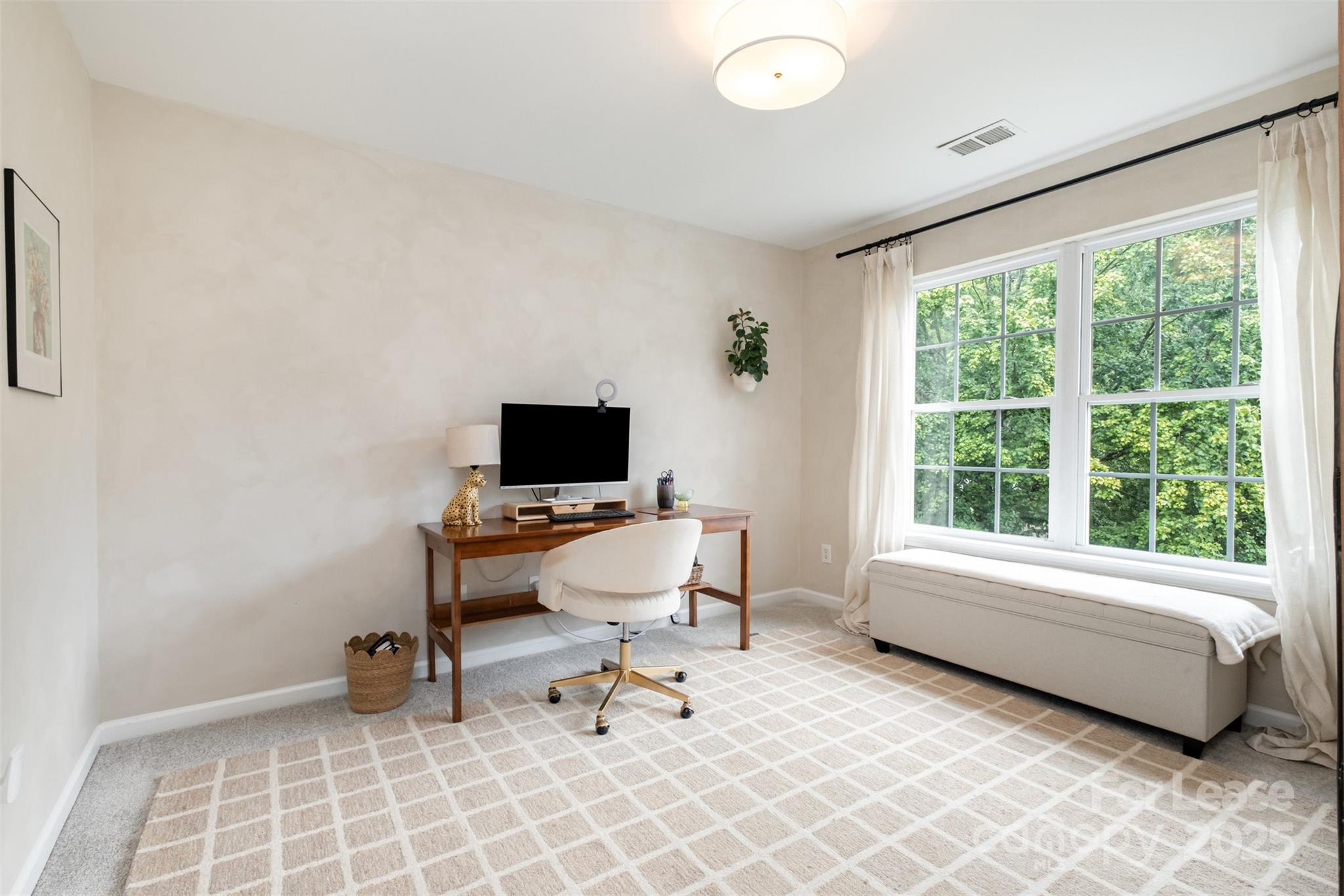 2435 Alaqua Court