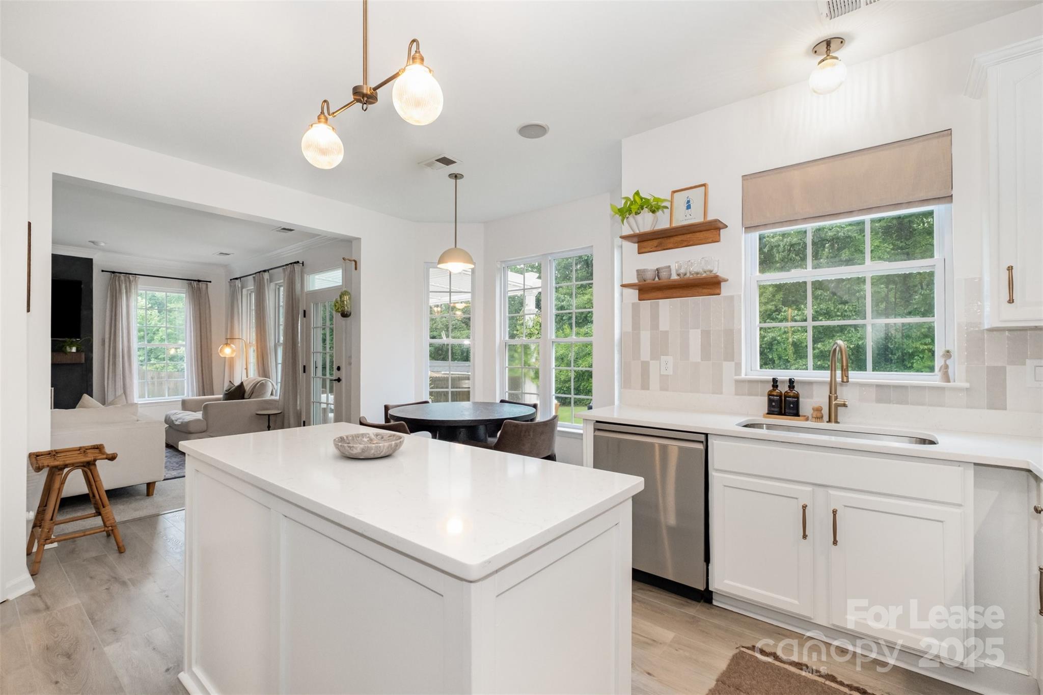 2435 Alaqua Court