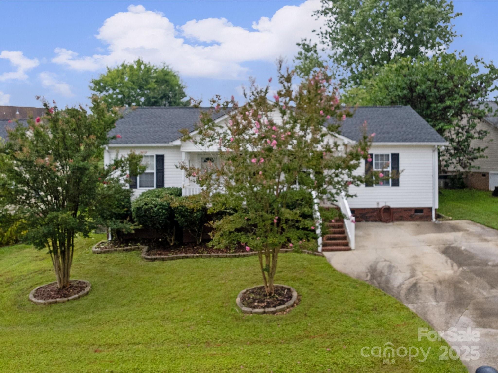 640 Loch Lomond Circle