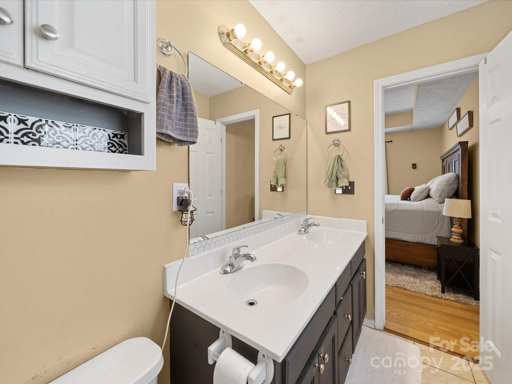 640 Loch Lomond Circle