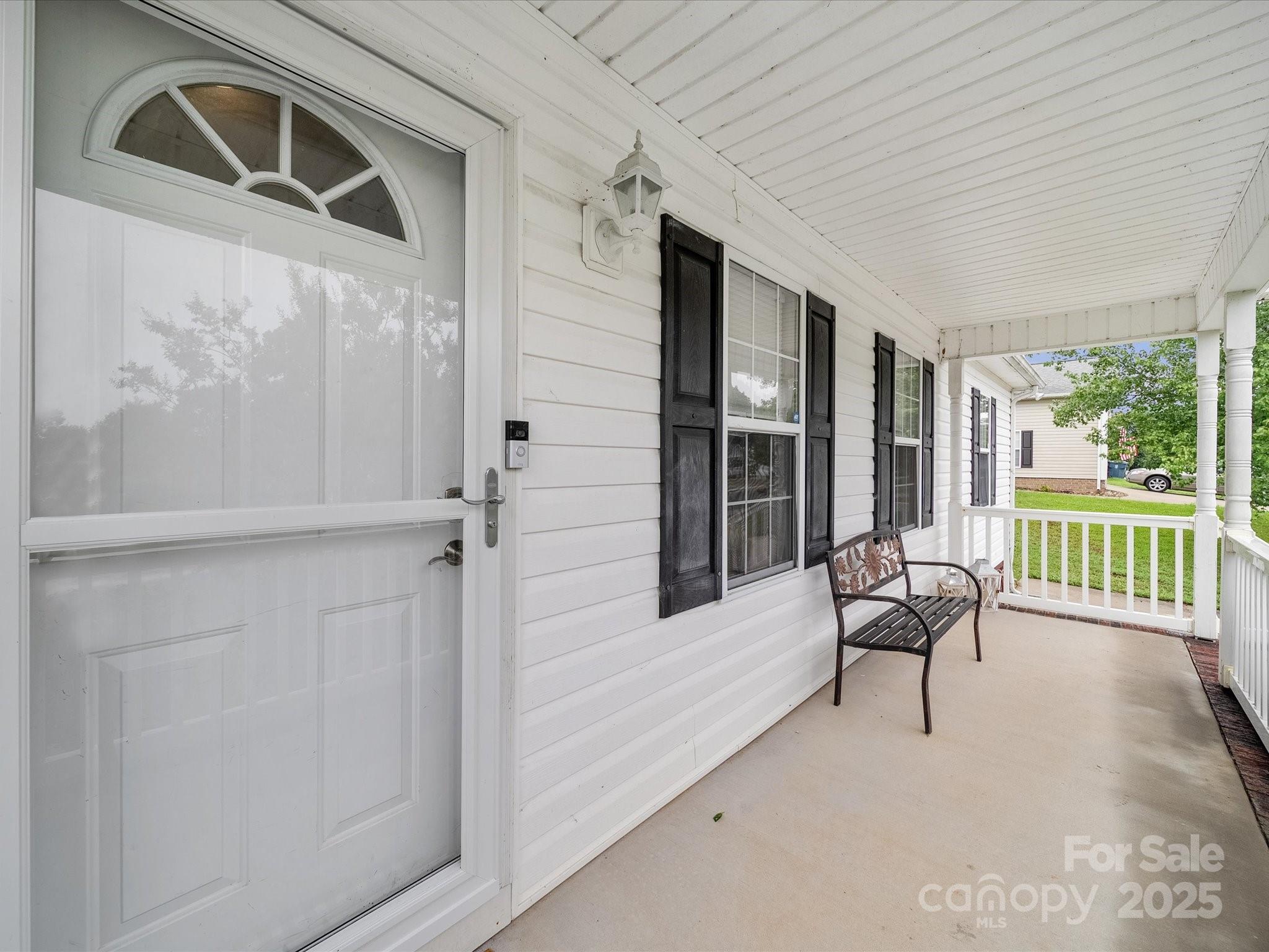 640 Loch Lomond Circle