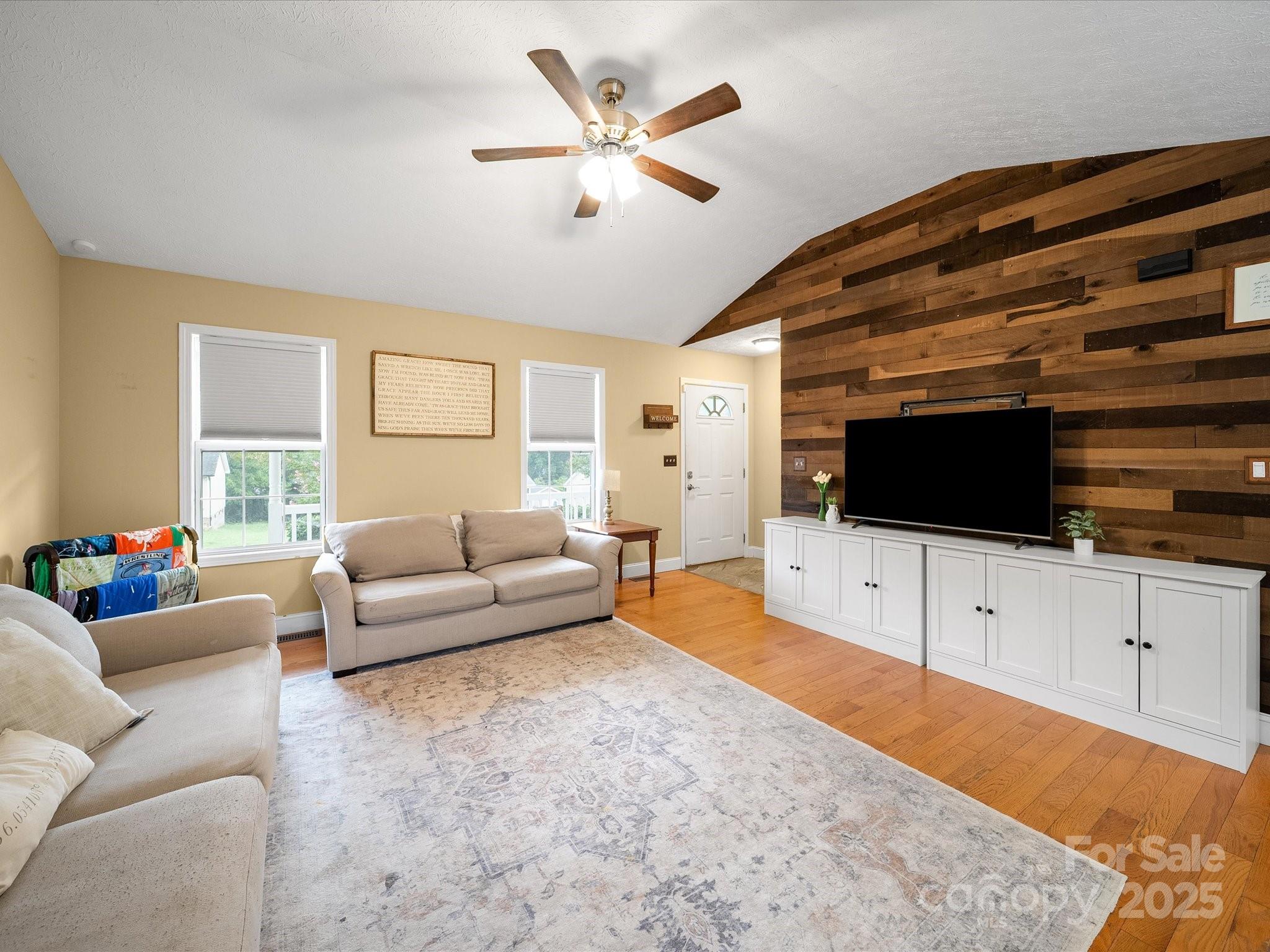 640 Loch Lomond Circle