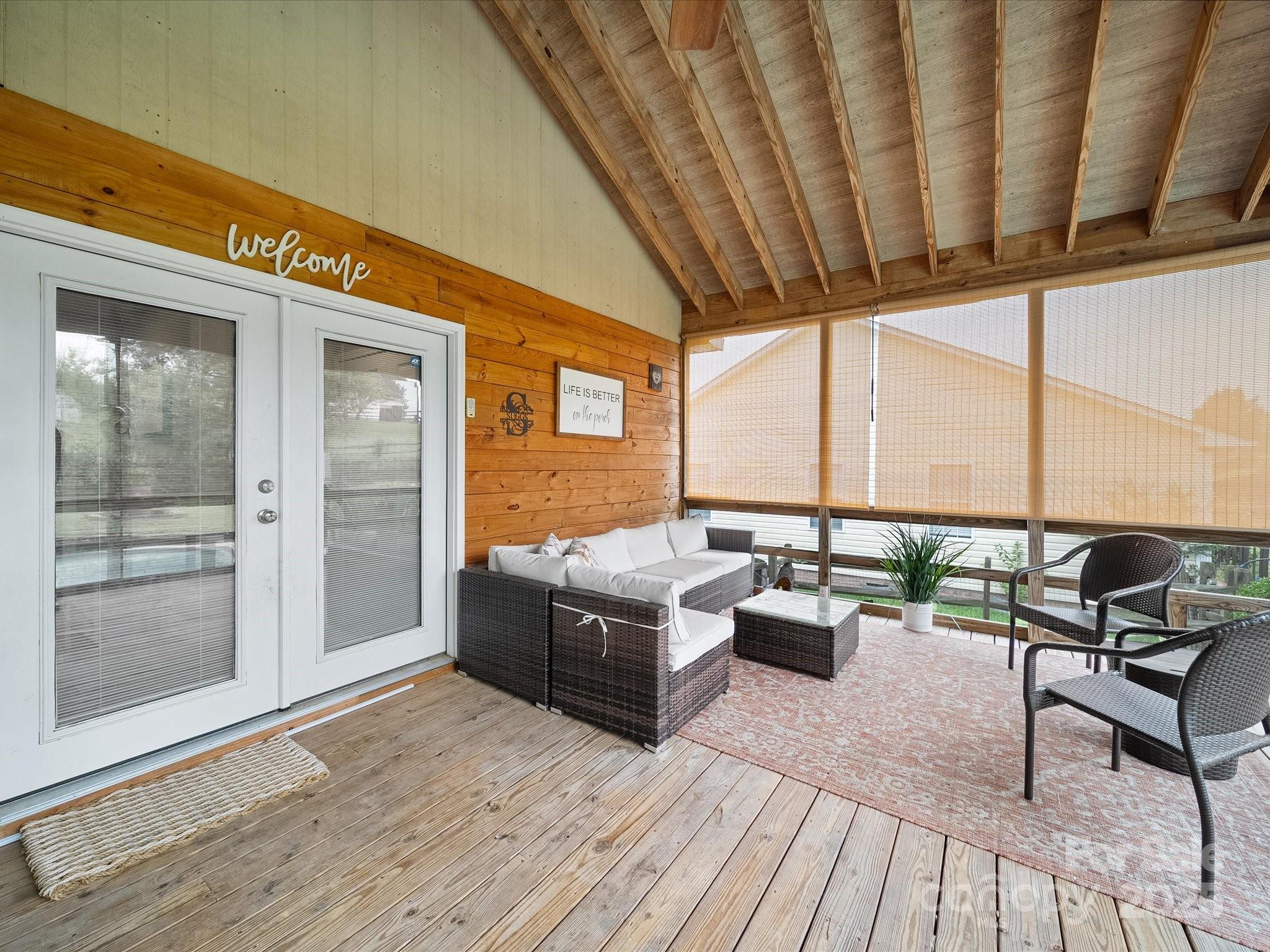 640 Loch Lomond Circle