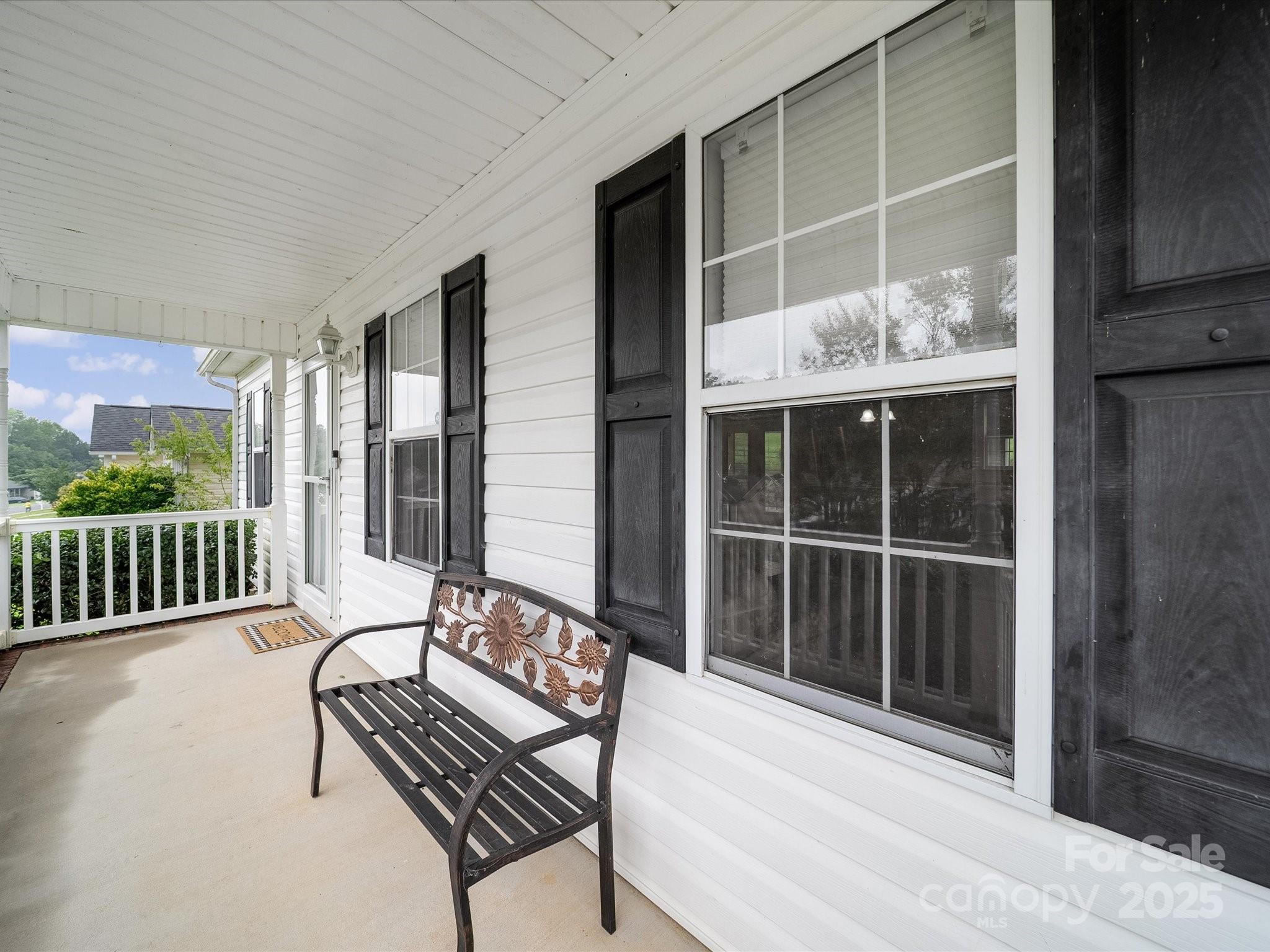 640 Loch Lomond Circle