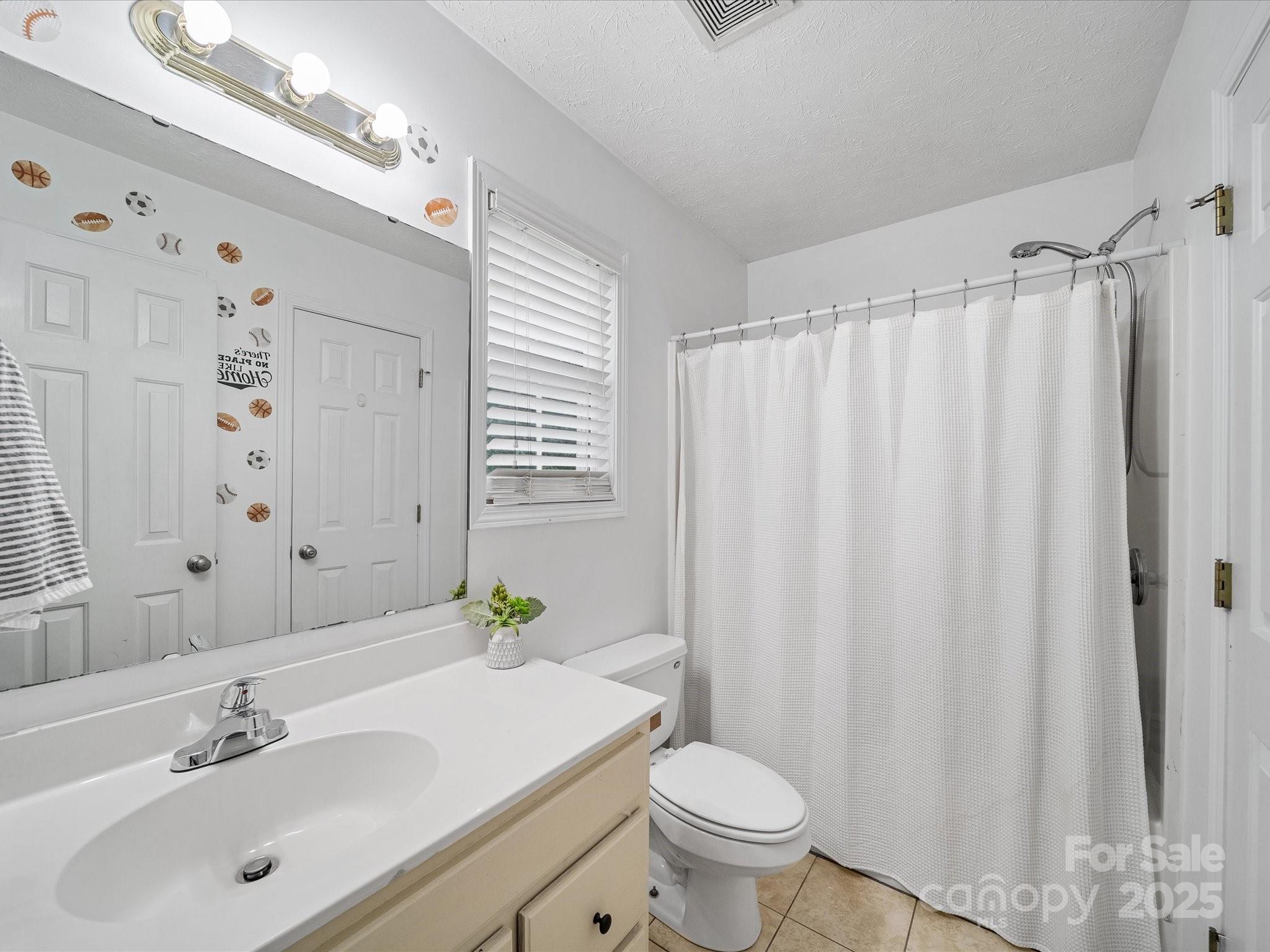 640 Loch Lomond Circle