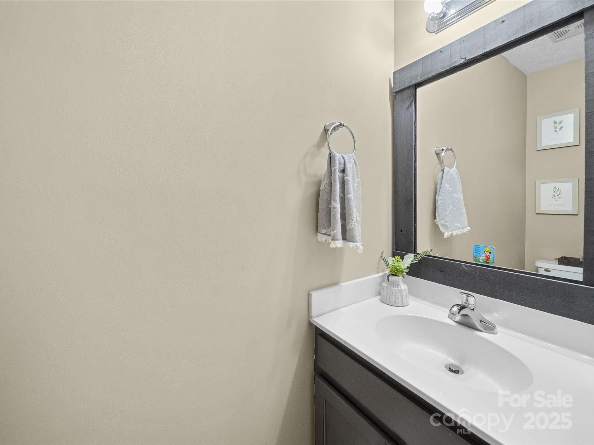 640 Loch Lomond Circle