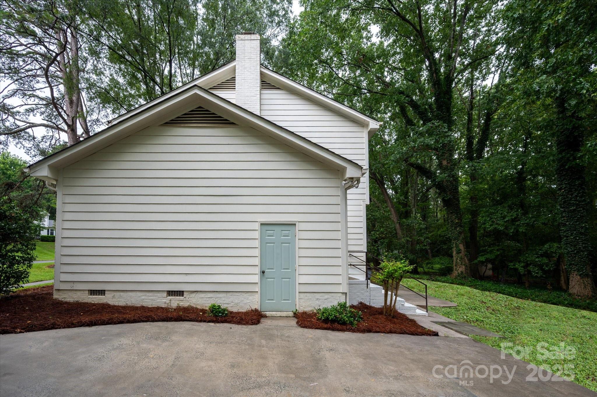 2736 Lawton Bluff Road