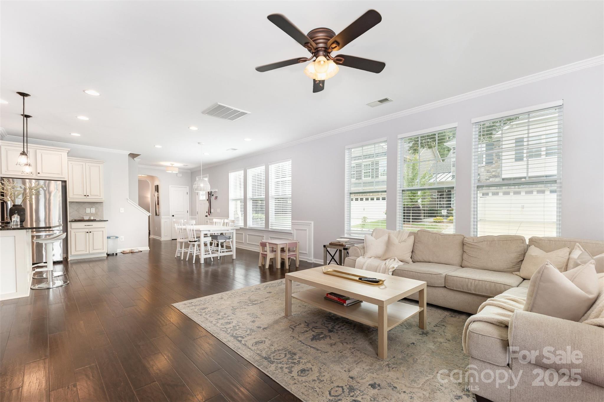4523 Blackmuir Wood Circle