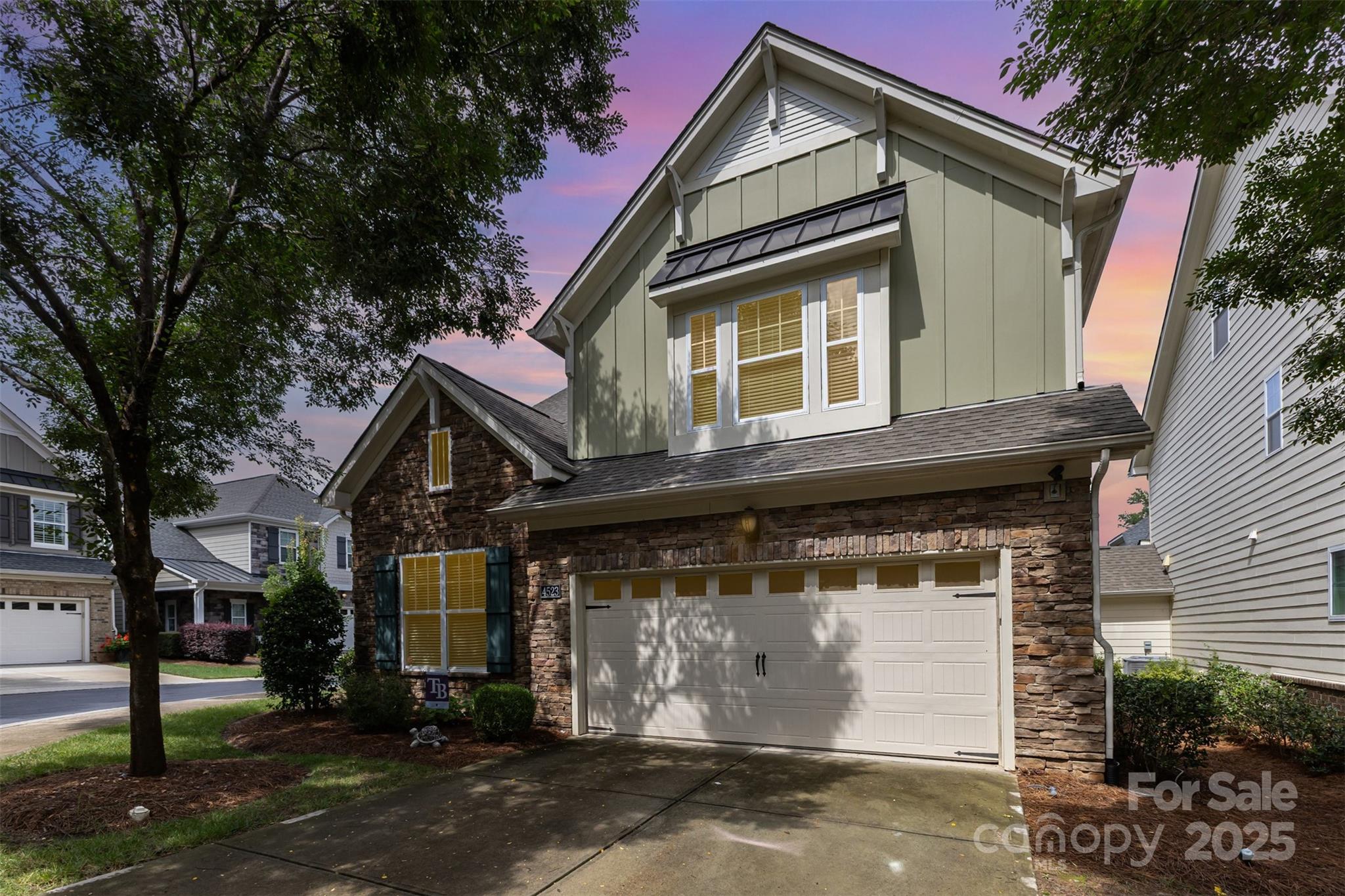 4523 Blackmuir Wood Circle