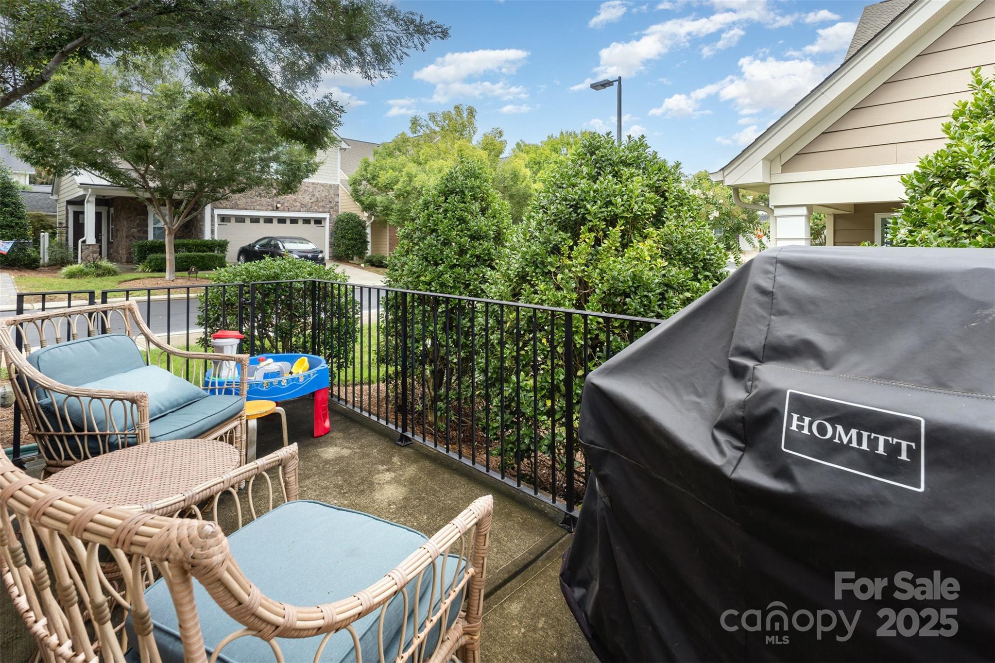 4523 Blackmuir Wood Circle