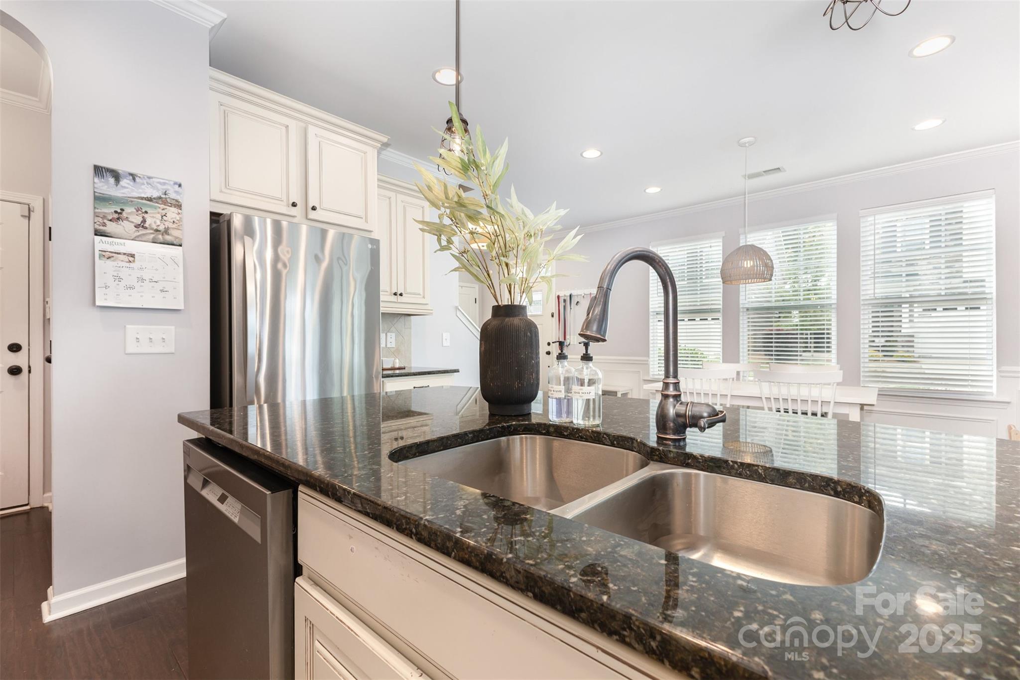 4523 Blackmuir Wood Circle