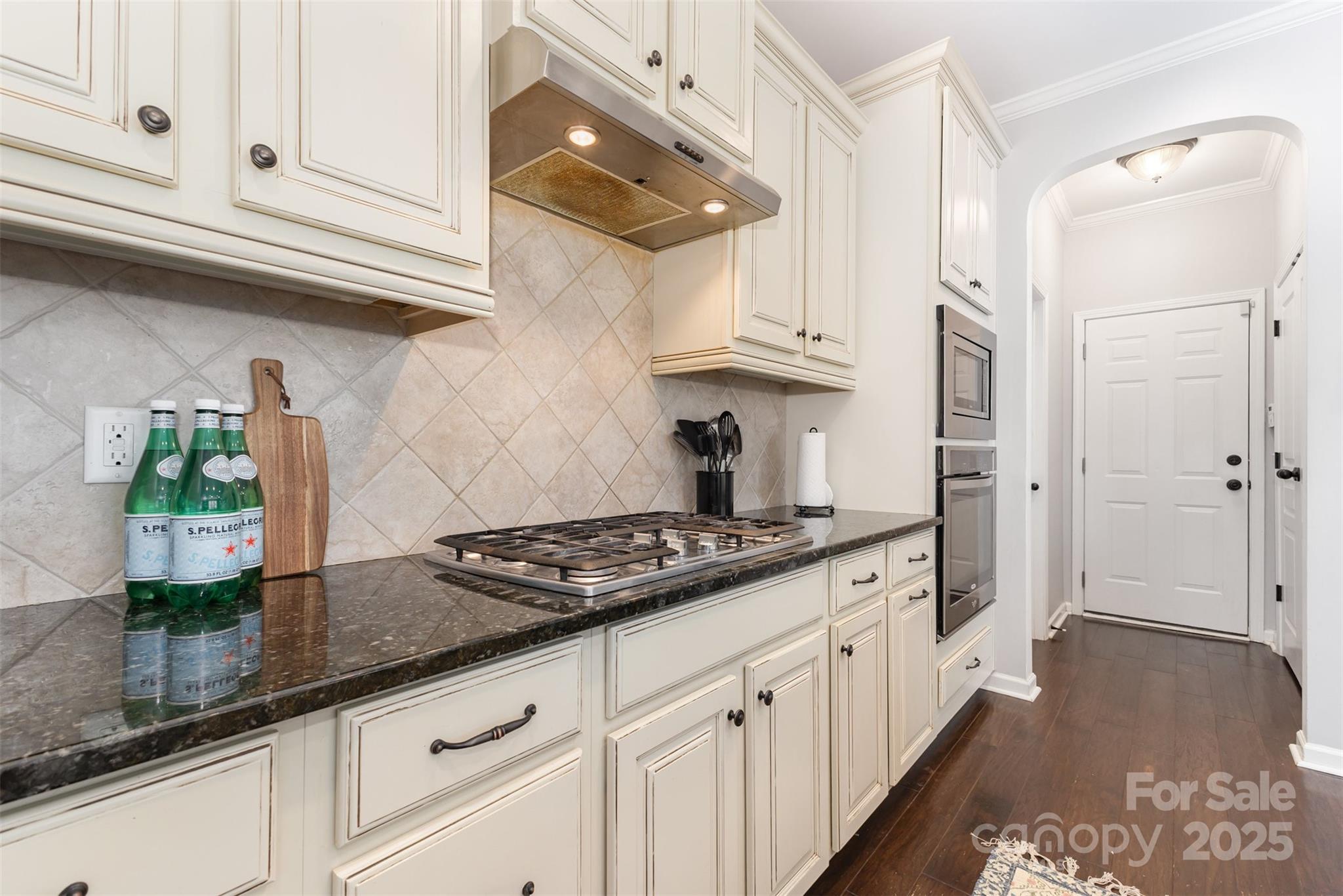4523 Blackmuir Wood Circle