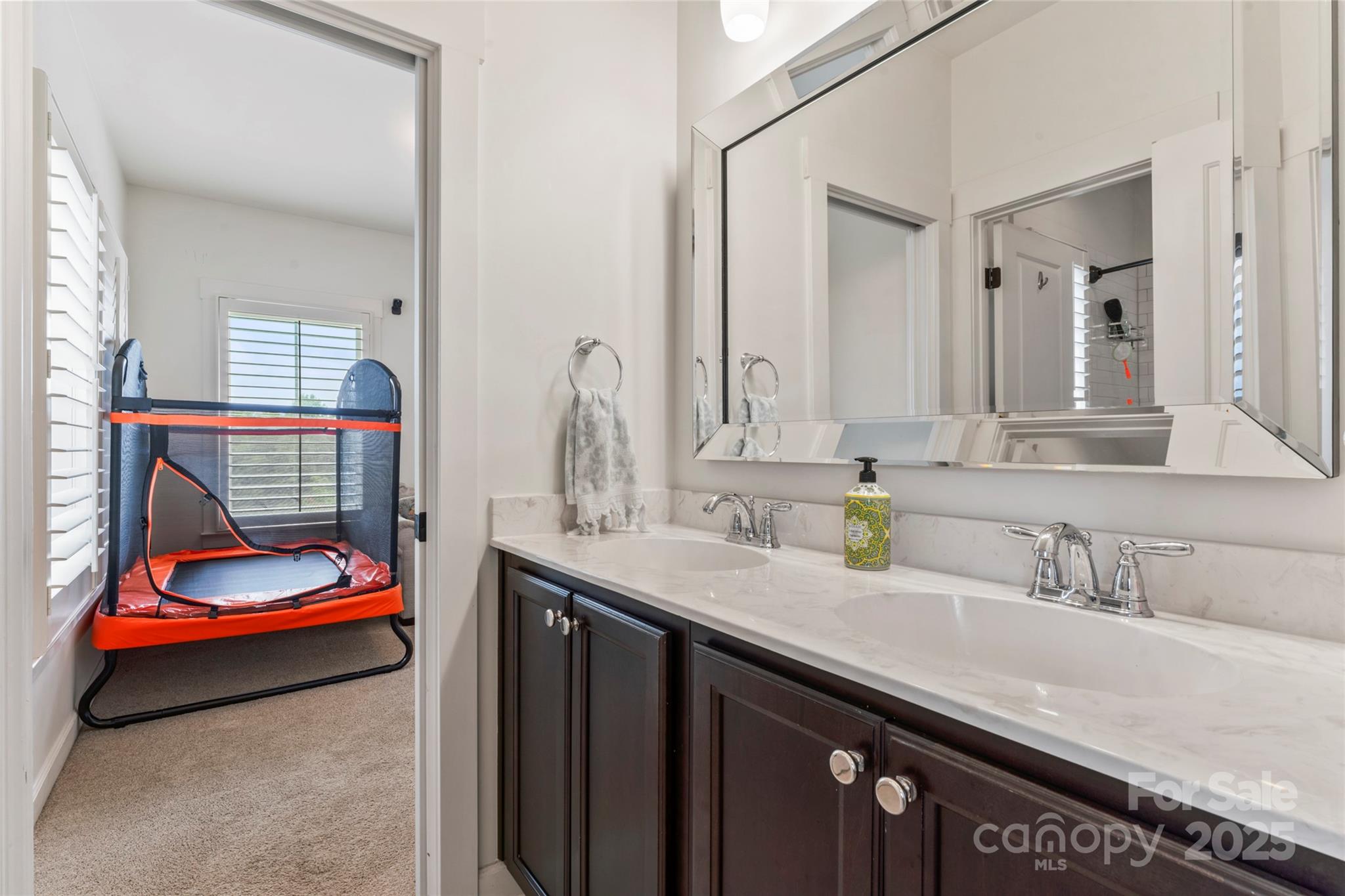 9721 Shoehorn Street