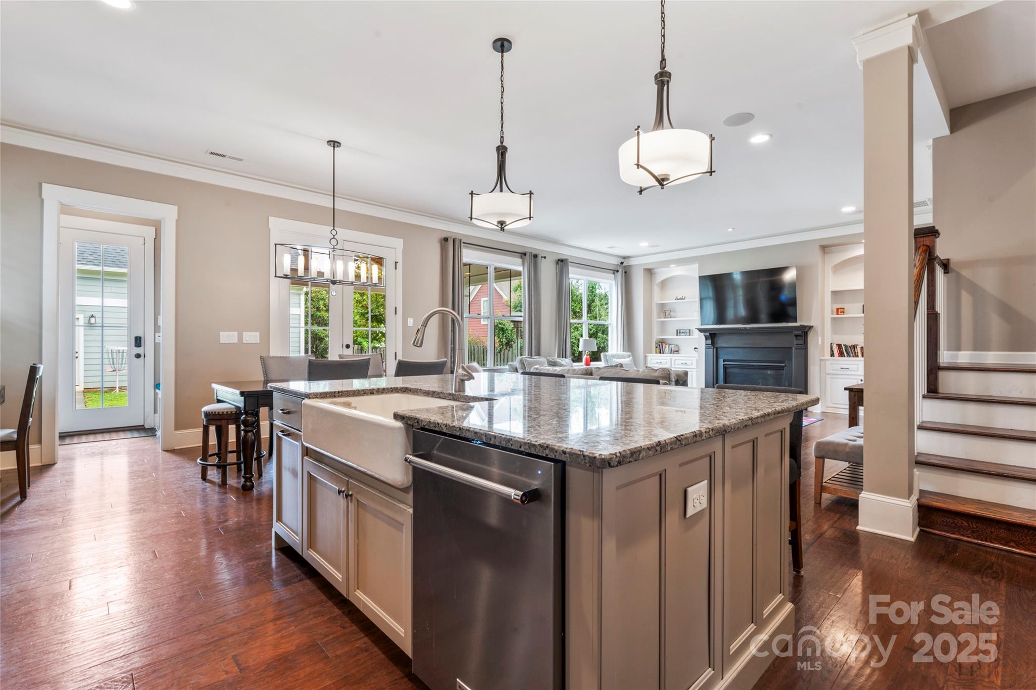 9721 Shoehorn Street