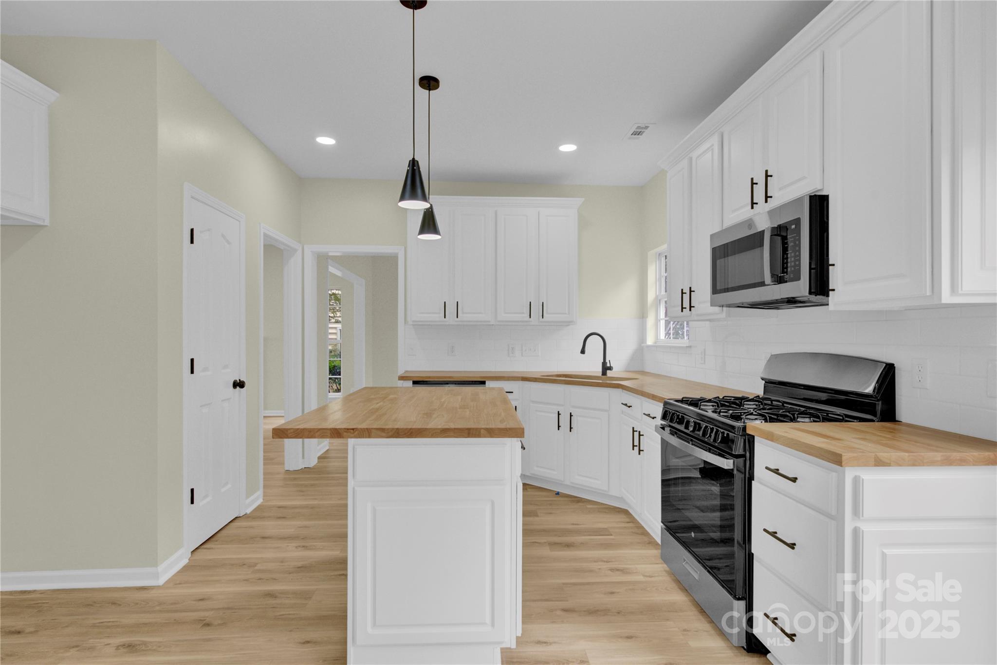 12016 Gemstone Court