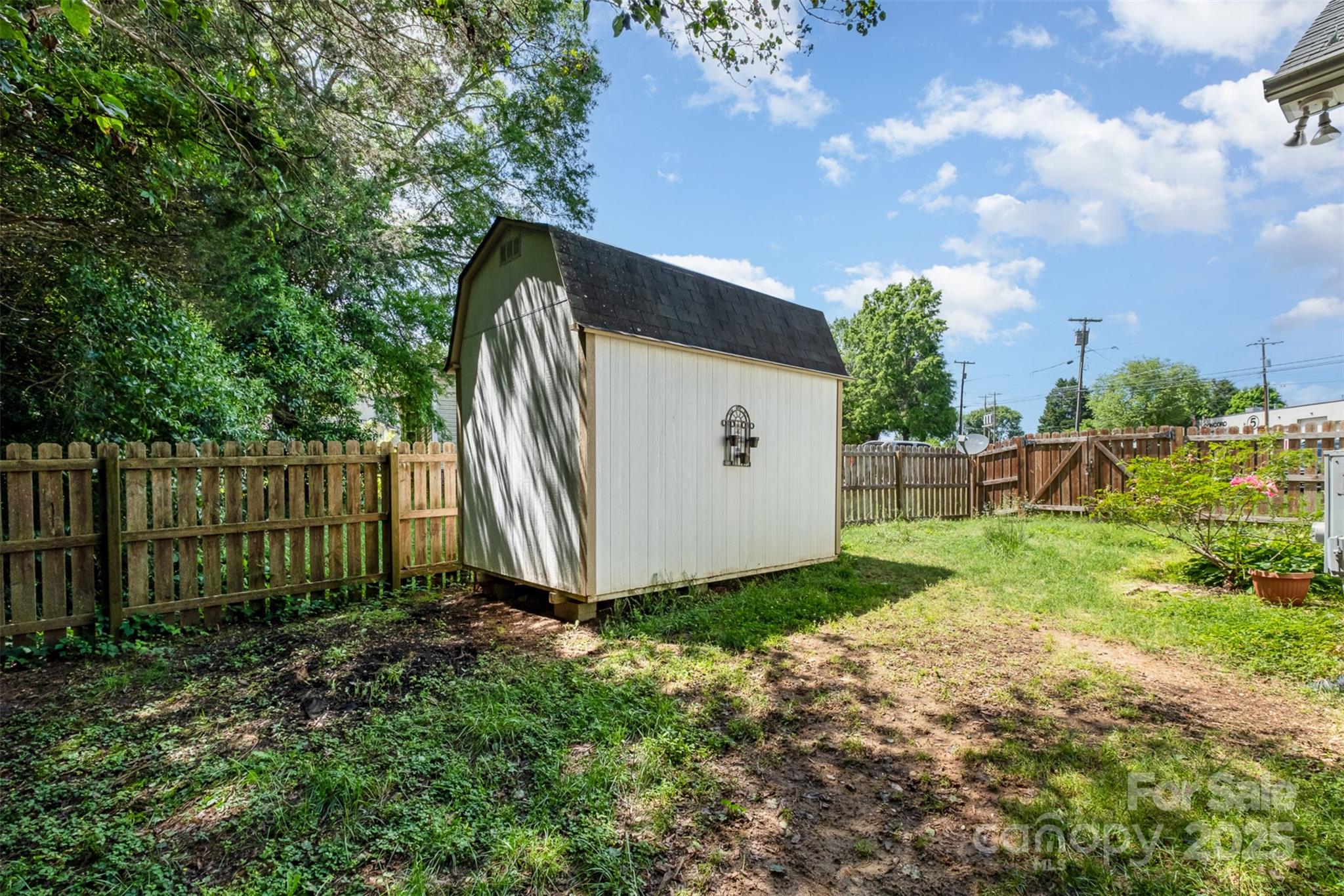 159 Pitts School Road NW