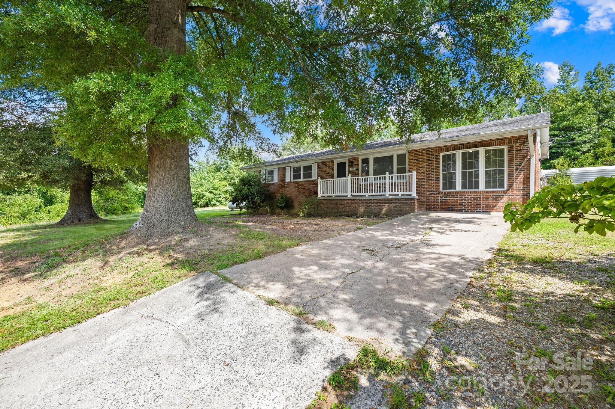 125 Bridges Circle