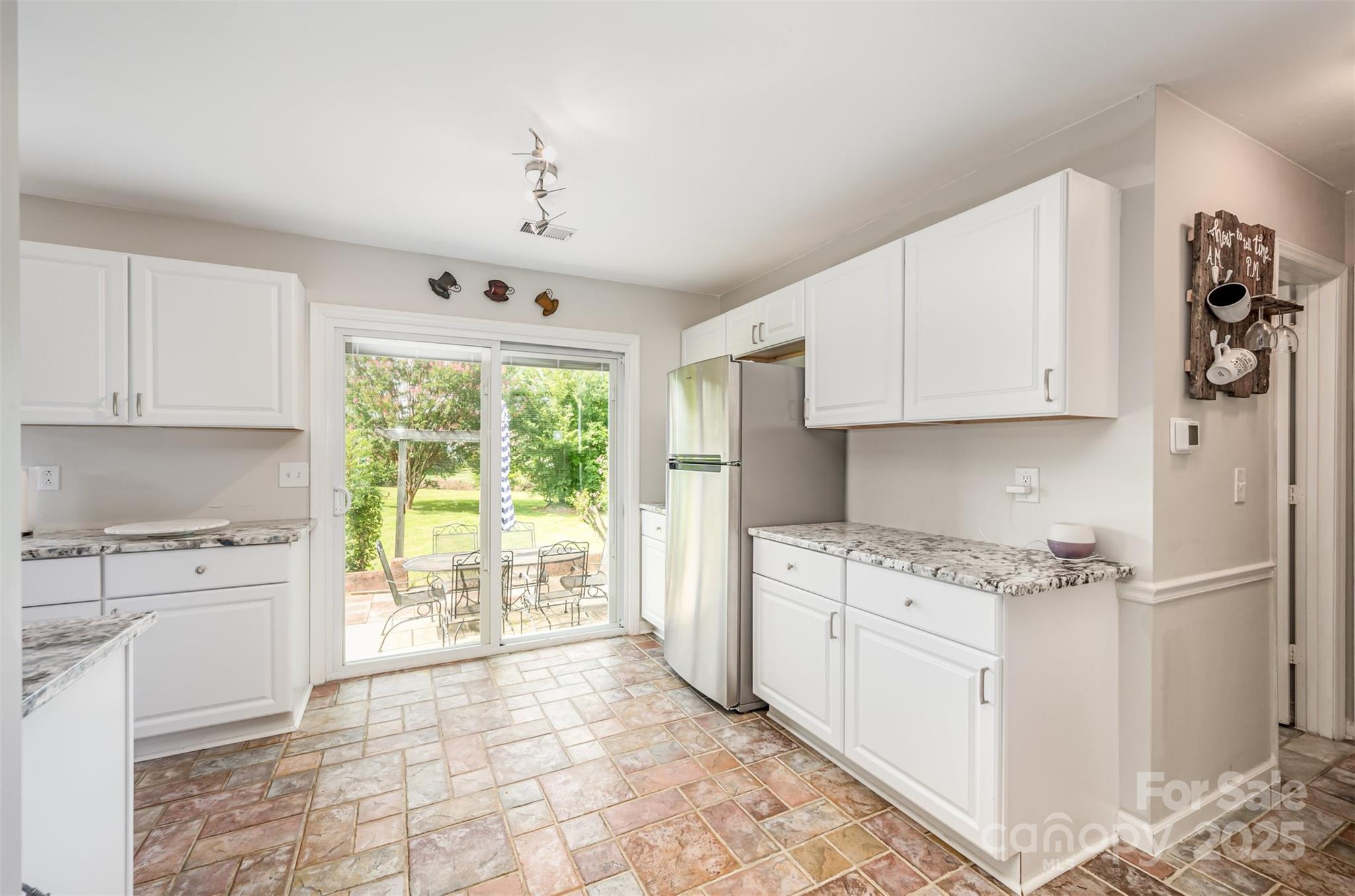 2424 Castlecomer Drive