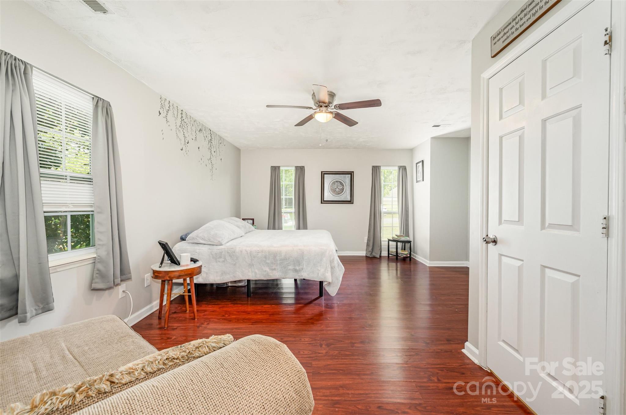 2424 Castlecomer Drive