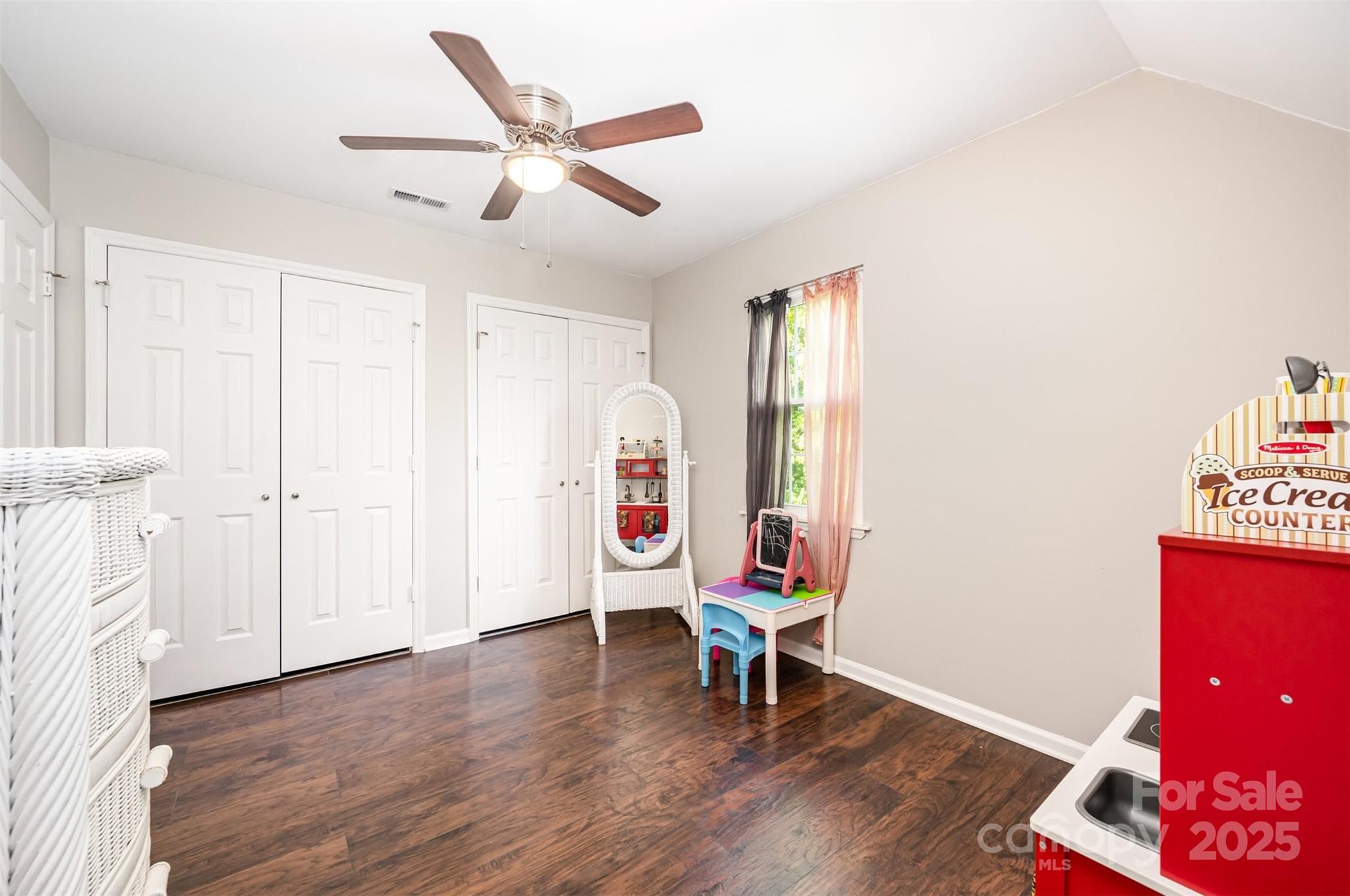 2424 Castlecomer Drive