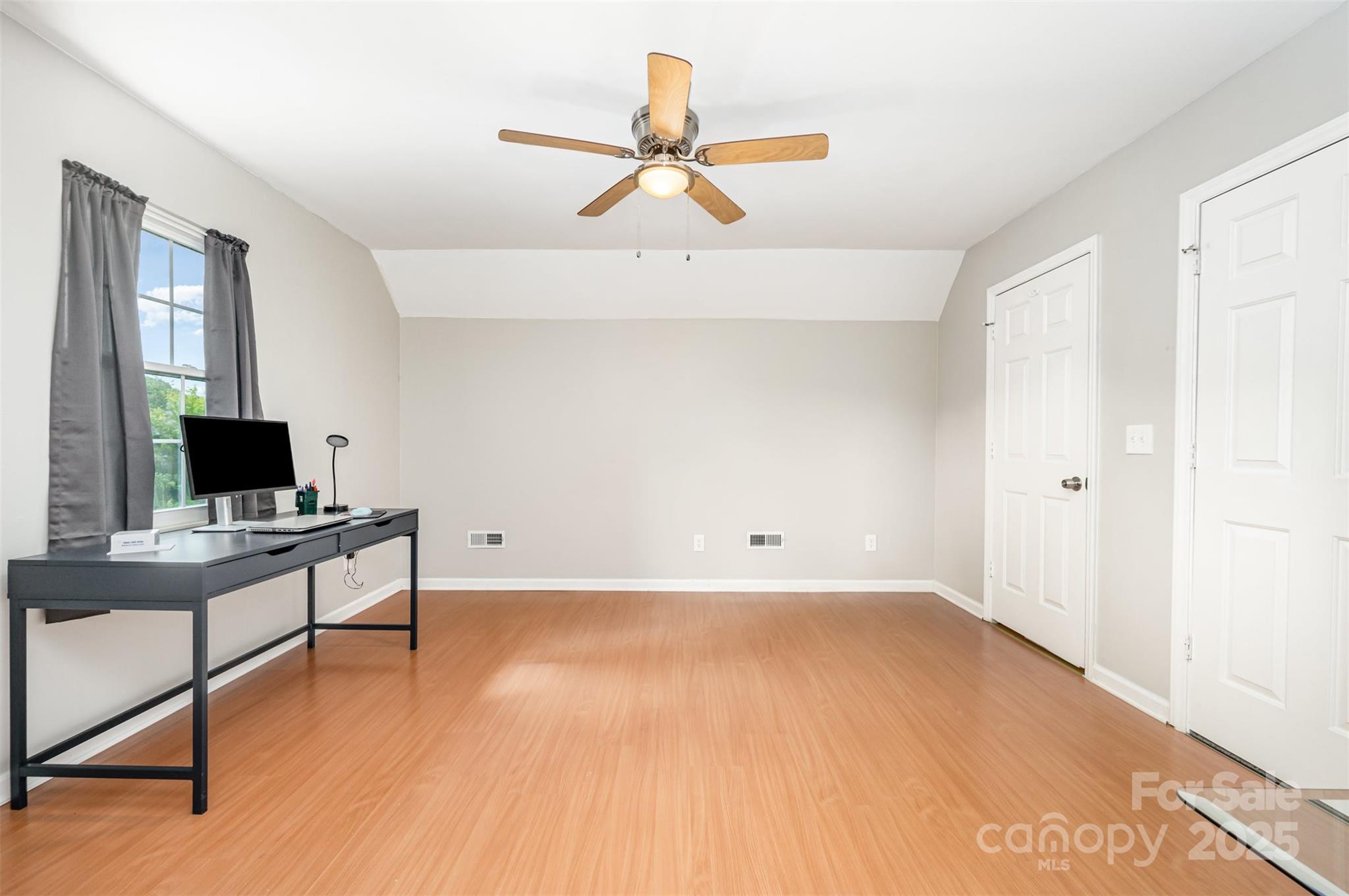 2424 Castlecomer Drive