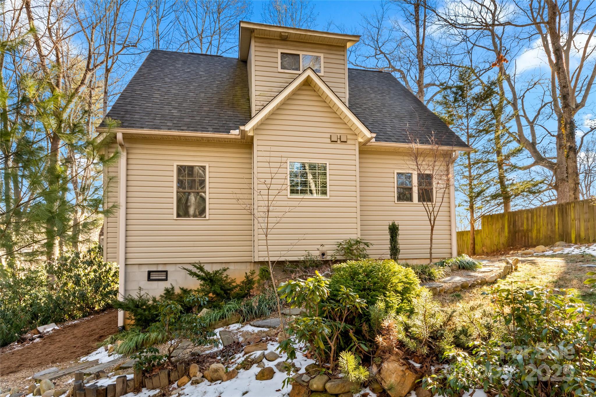 102 Altamahaw Avenue