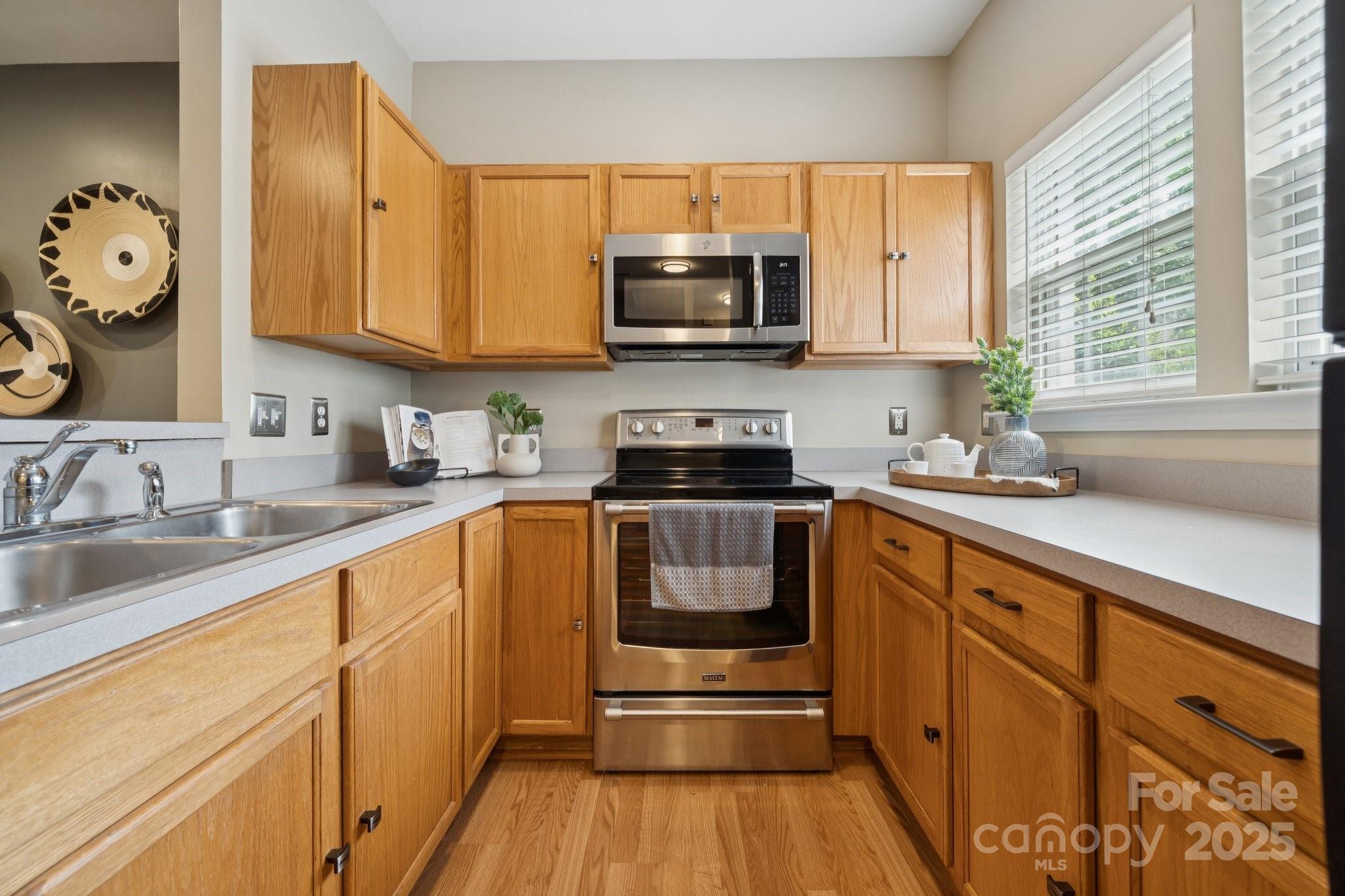 3043 Uxbridge Woods Court